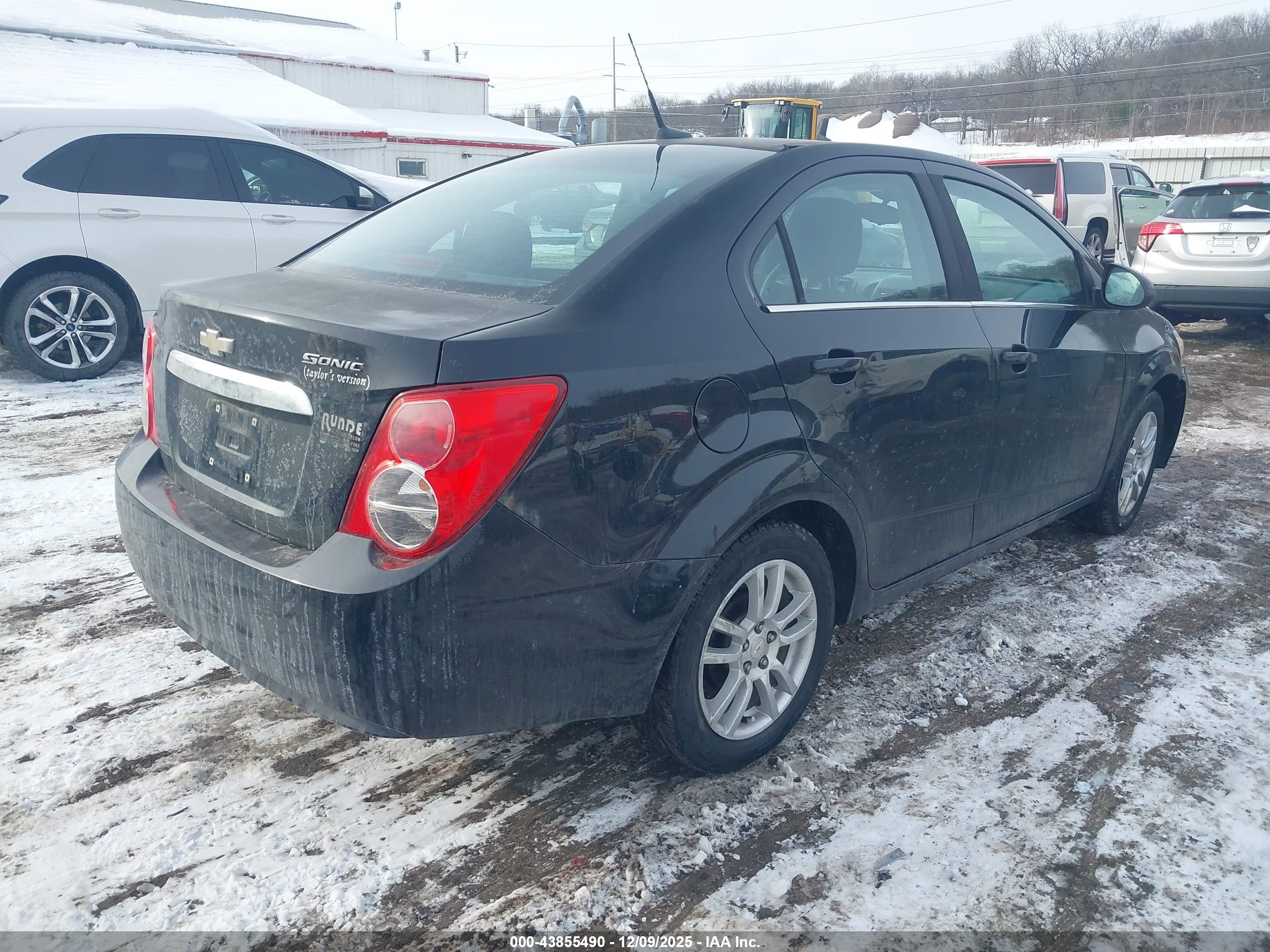CHEVROLET SONIC image 4