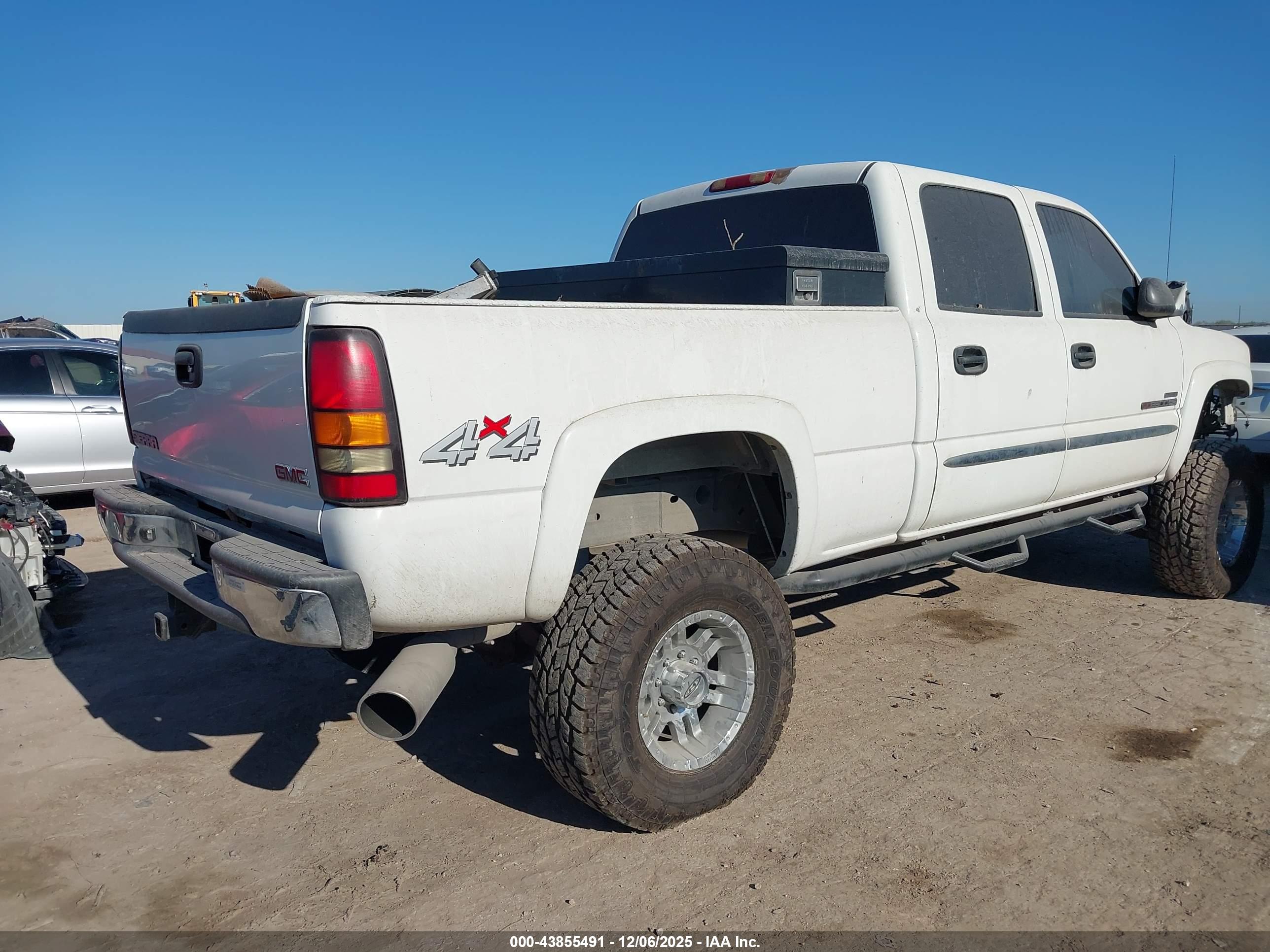 GMC SIERRA image 4