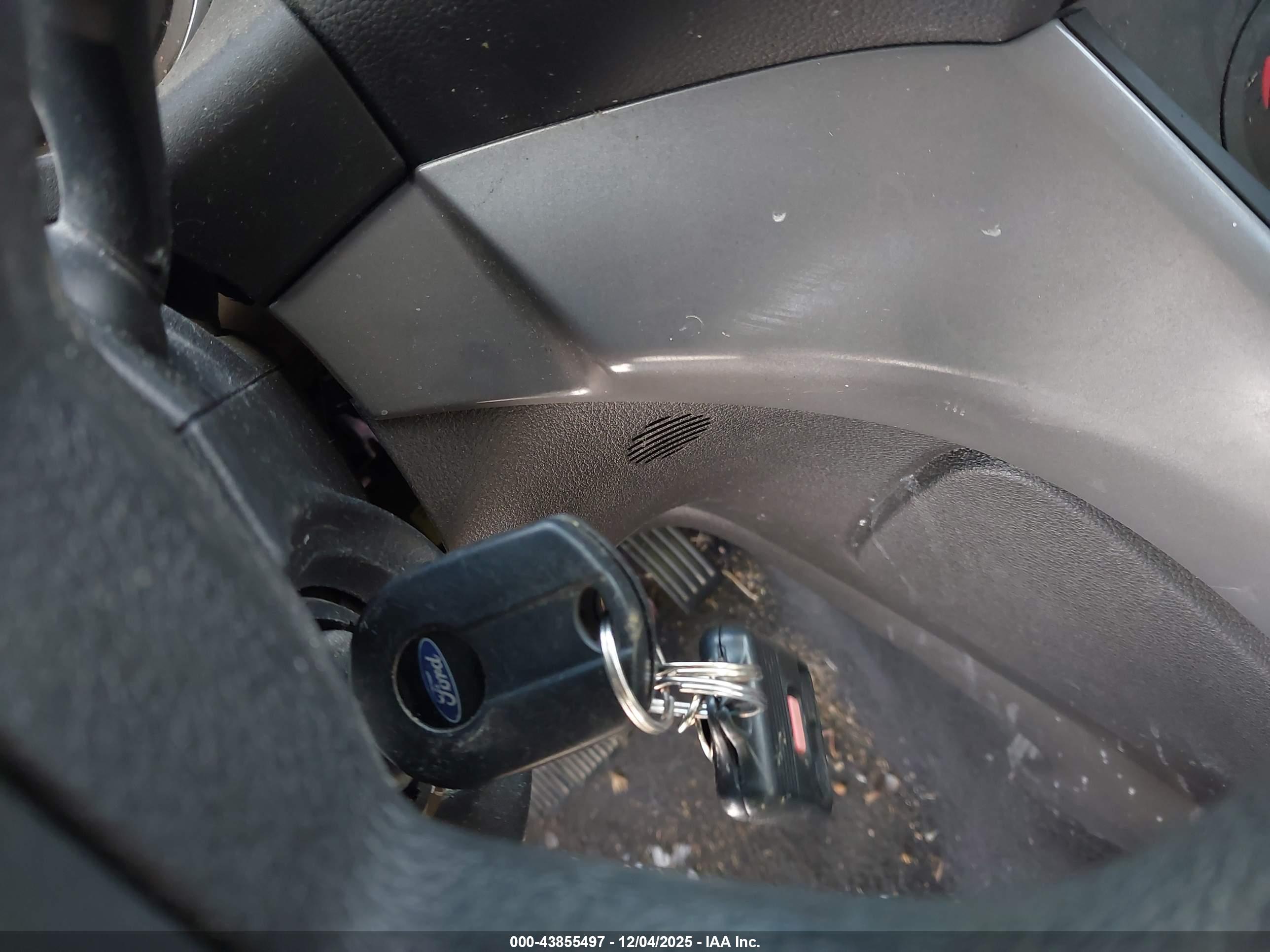 FORD ESCAPE image 11