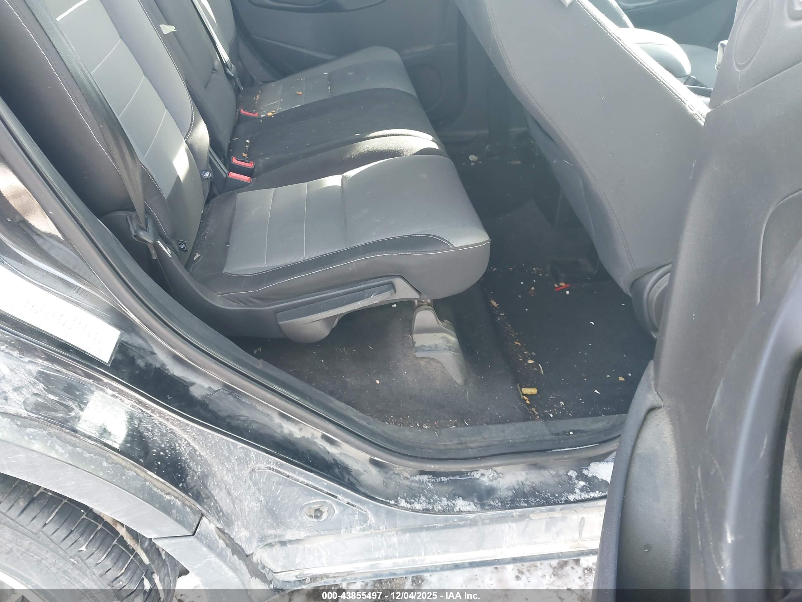 FORD ESCAPE image 8