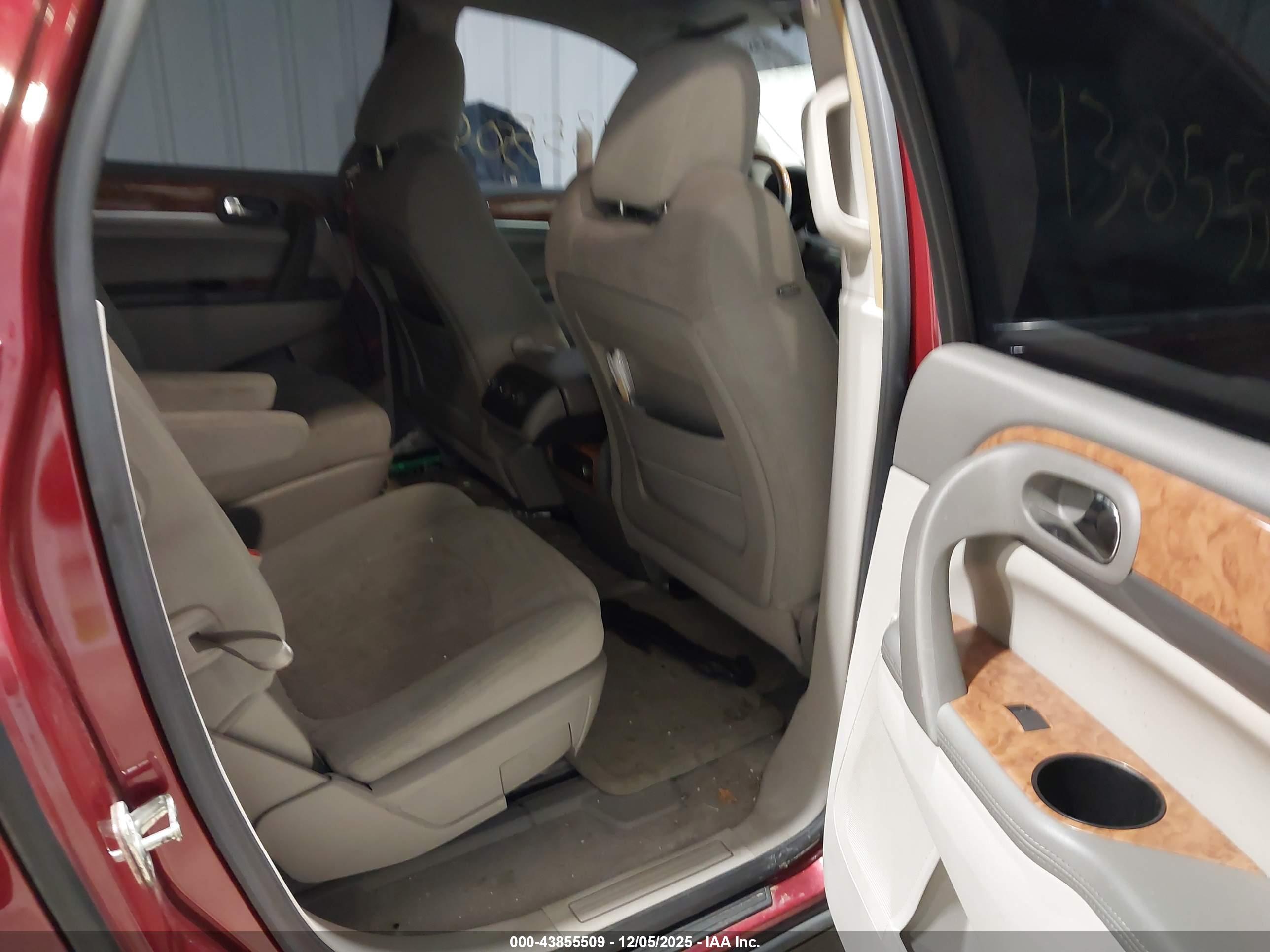 BUICK ENCLAVE image 8