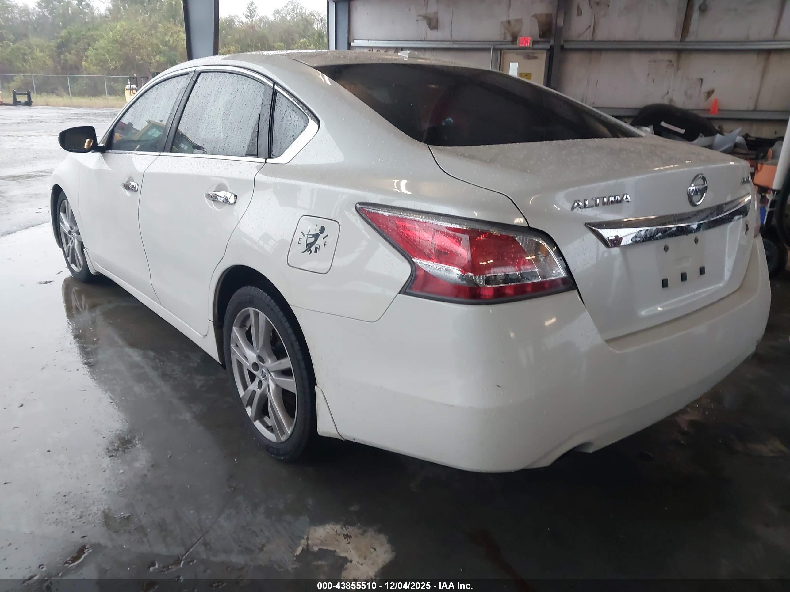 NISSAN ALTIMA image 3