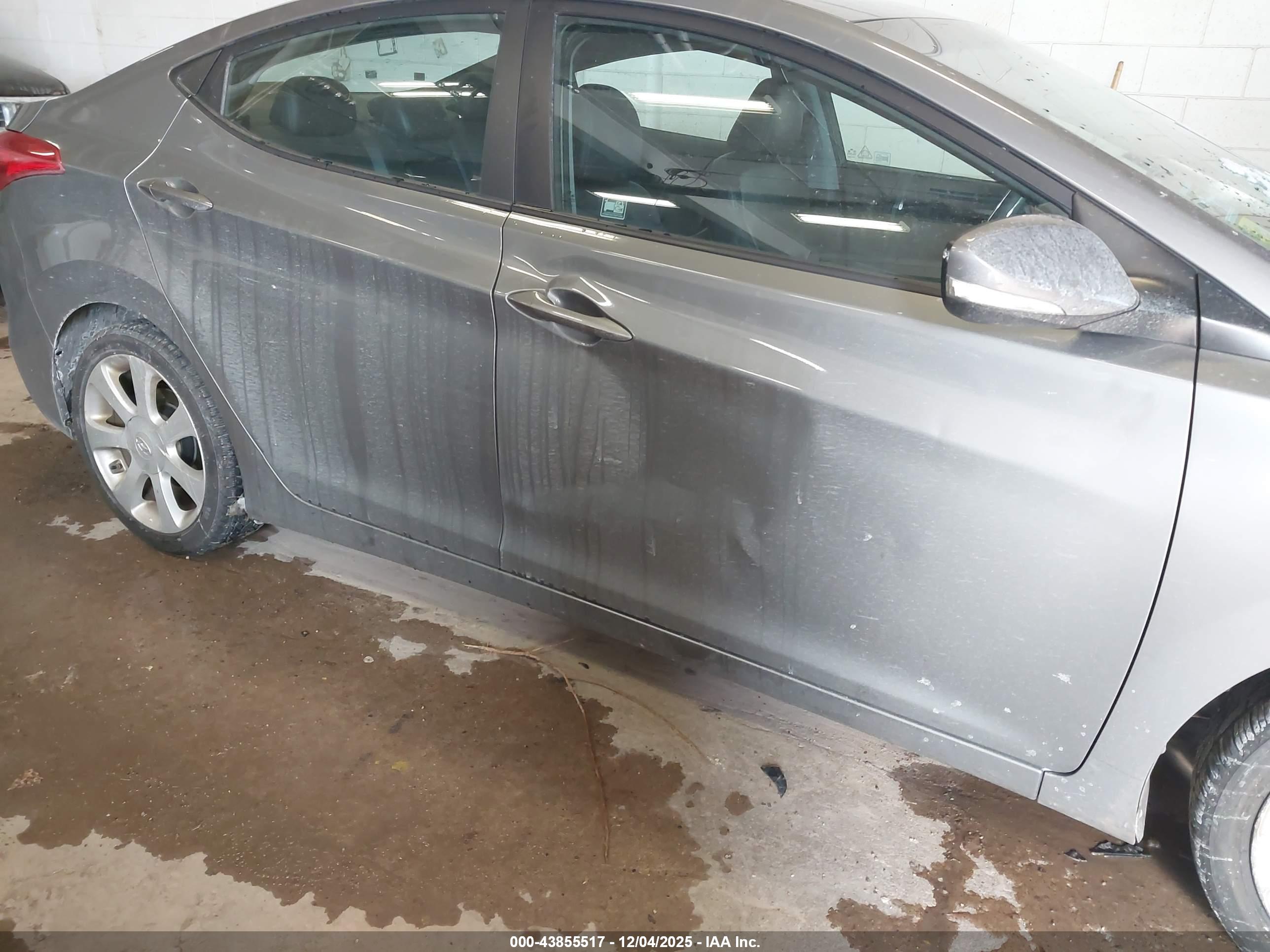 HYUNDAI ELANTRA image 6