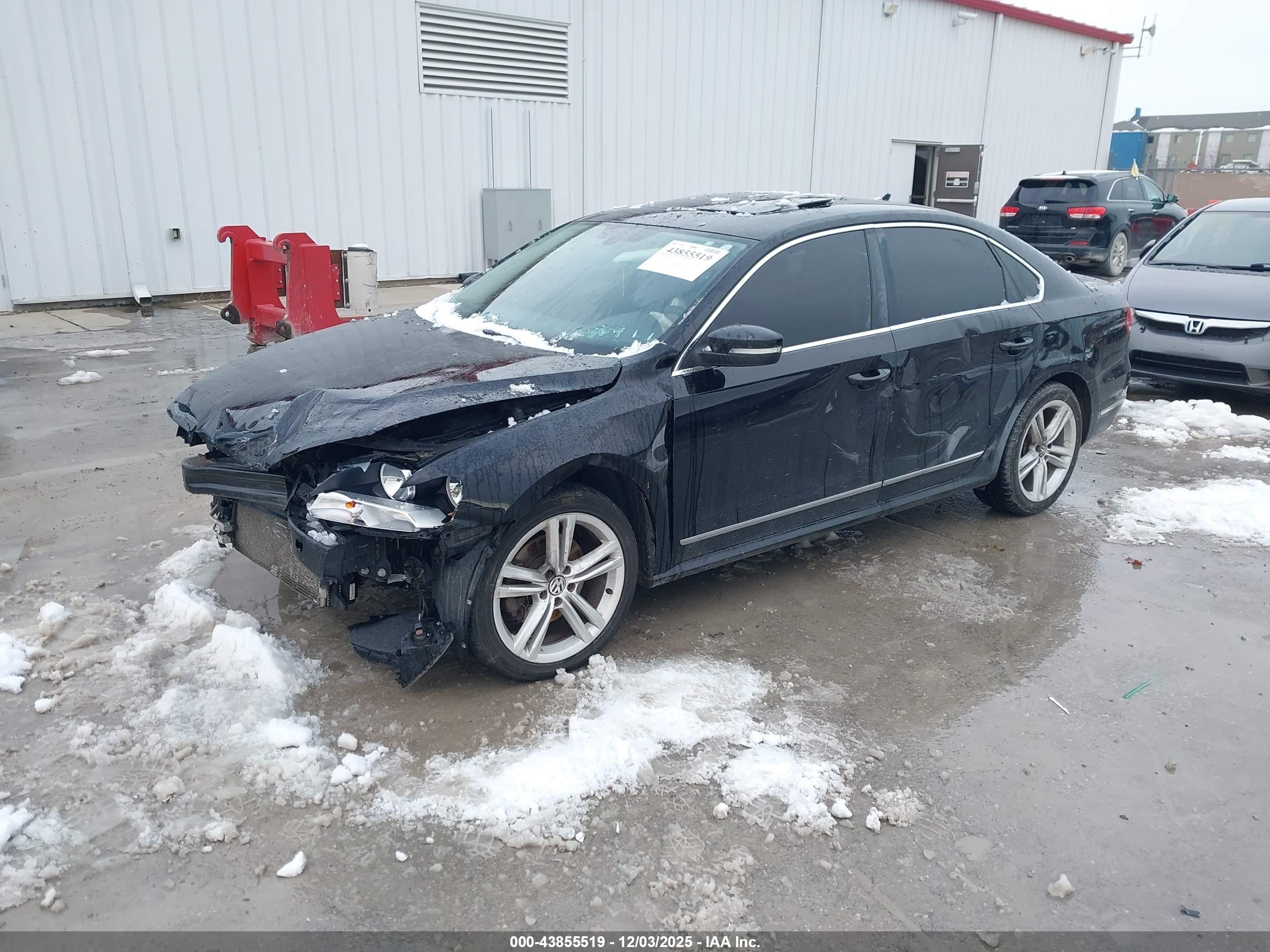 VOLKSWAGEN PASSAT image 2
