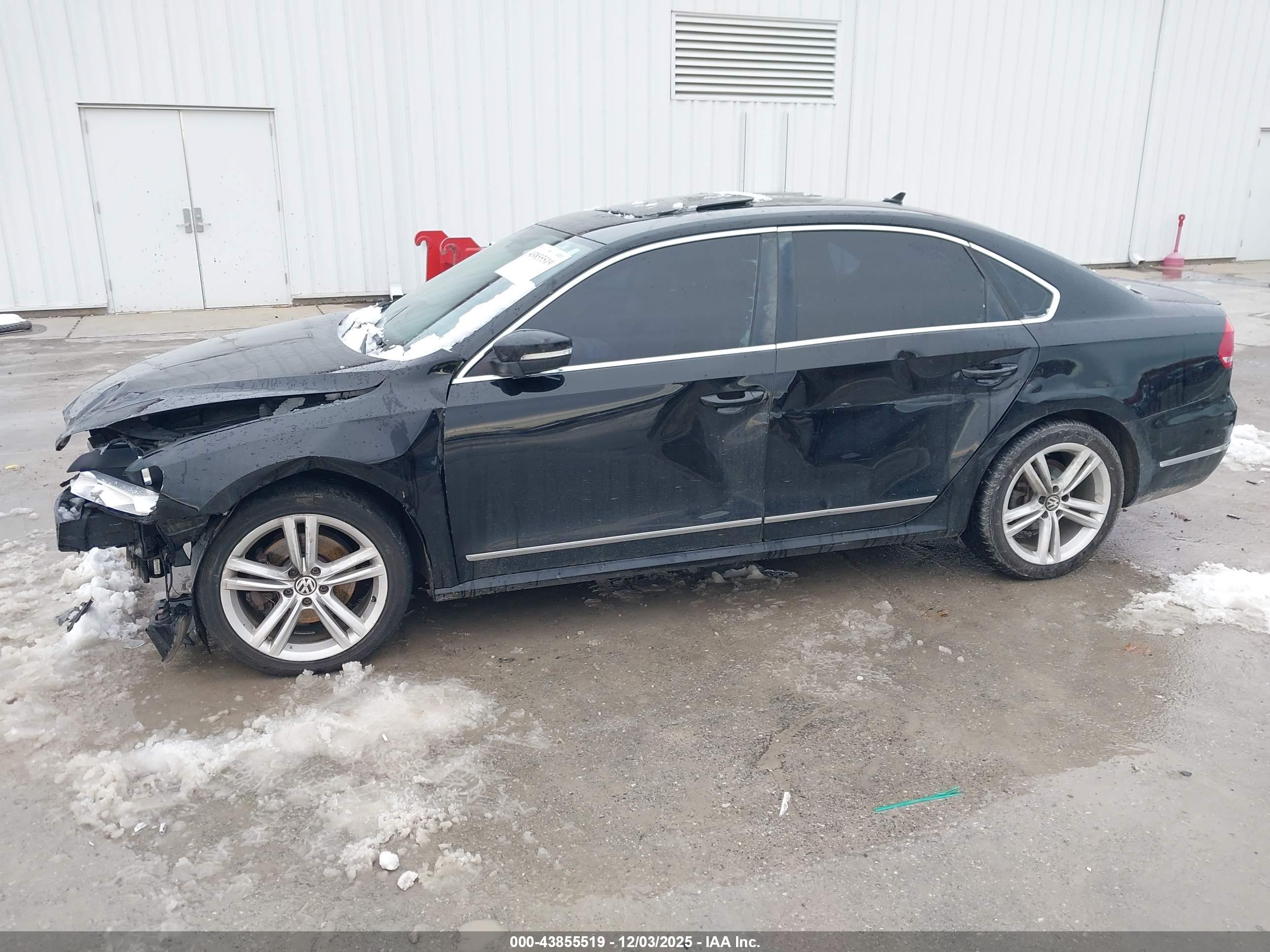 VOLKSWAGEN PASSAT image 6