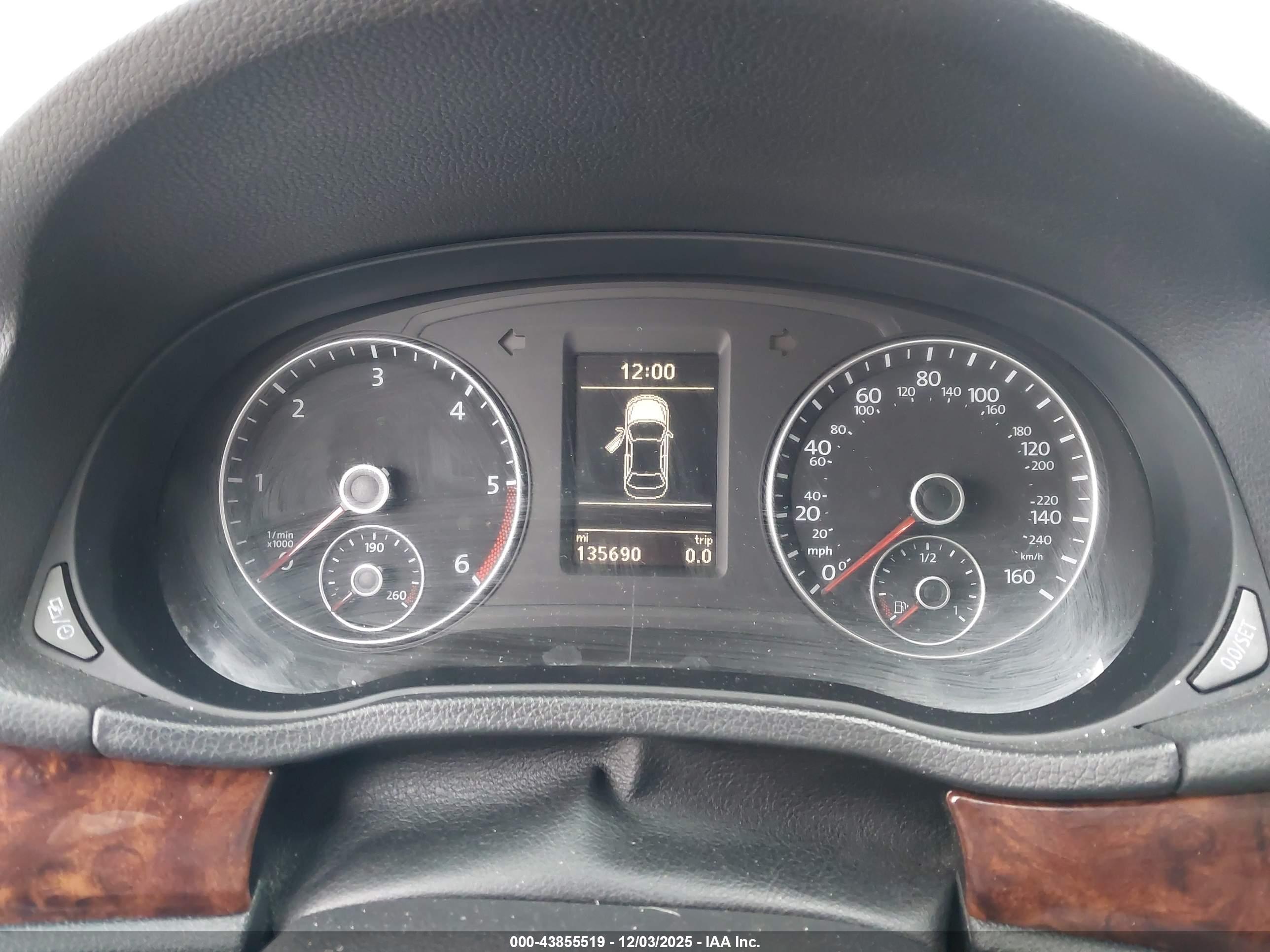 VOLKSWAGEN PASSAT image 7