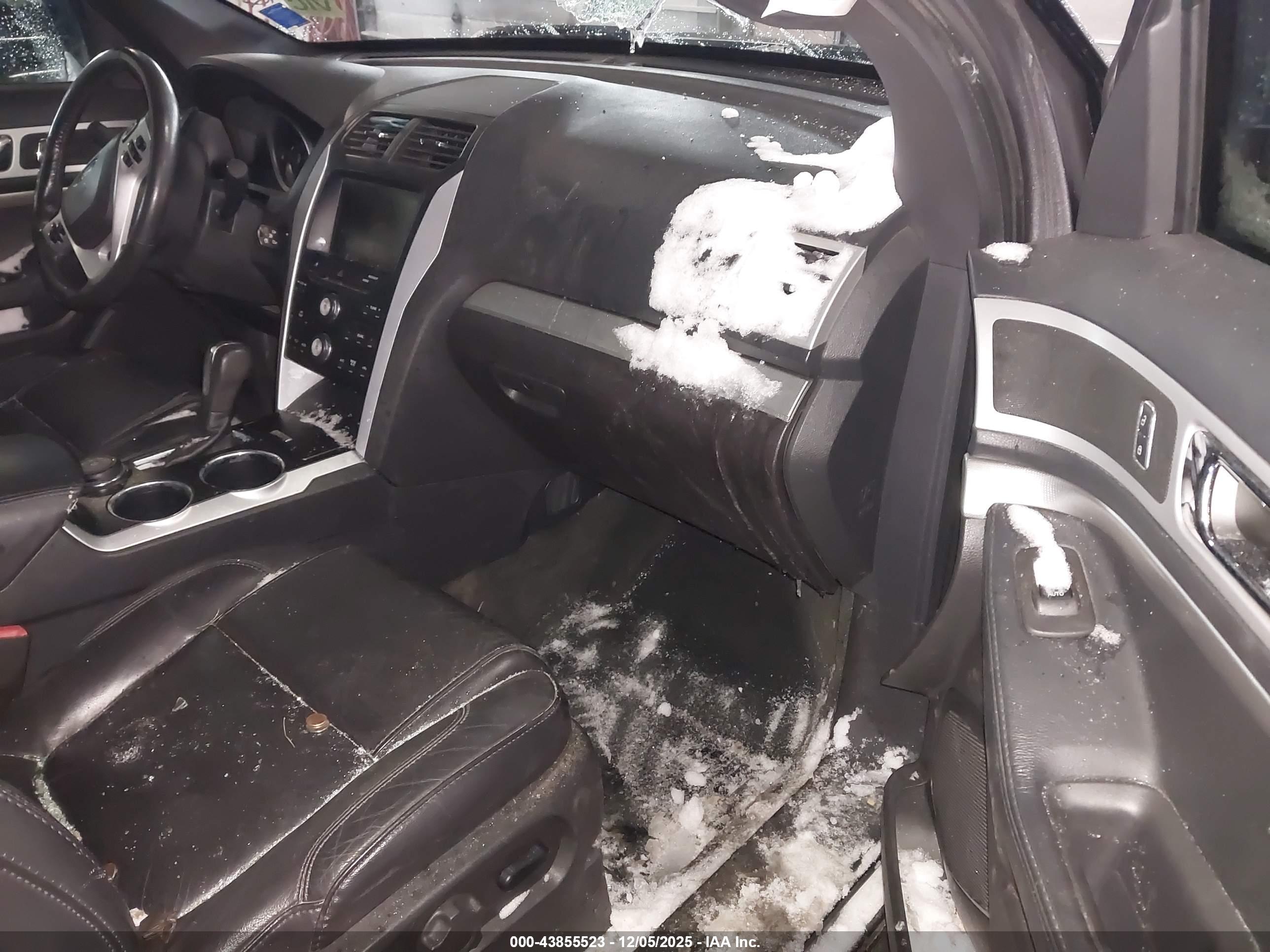FORD EXPLORER image 5