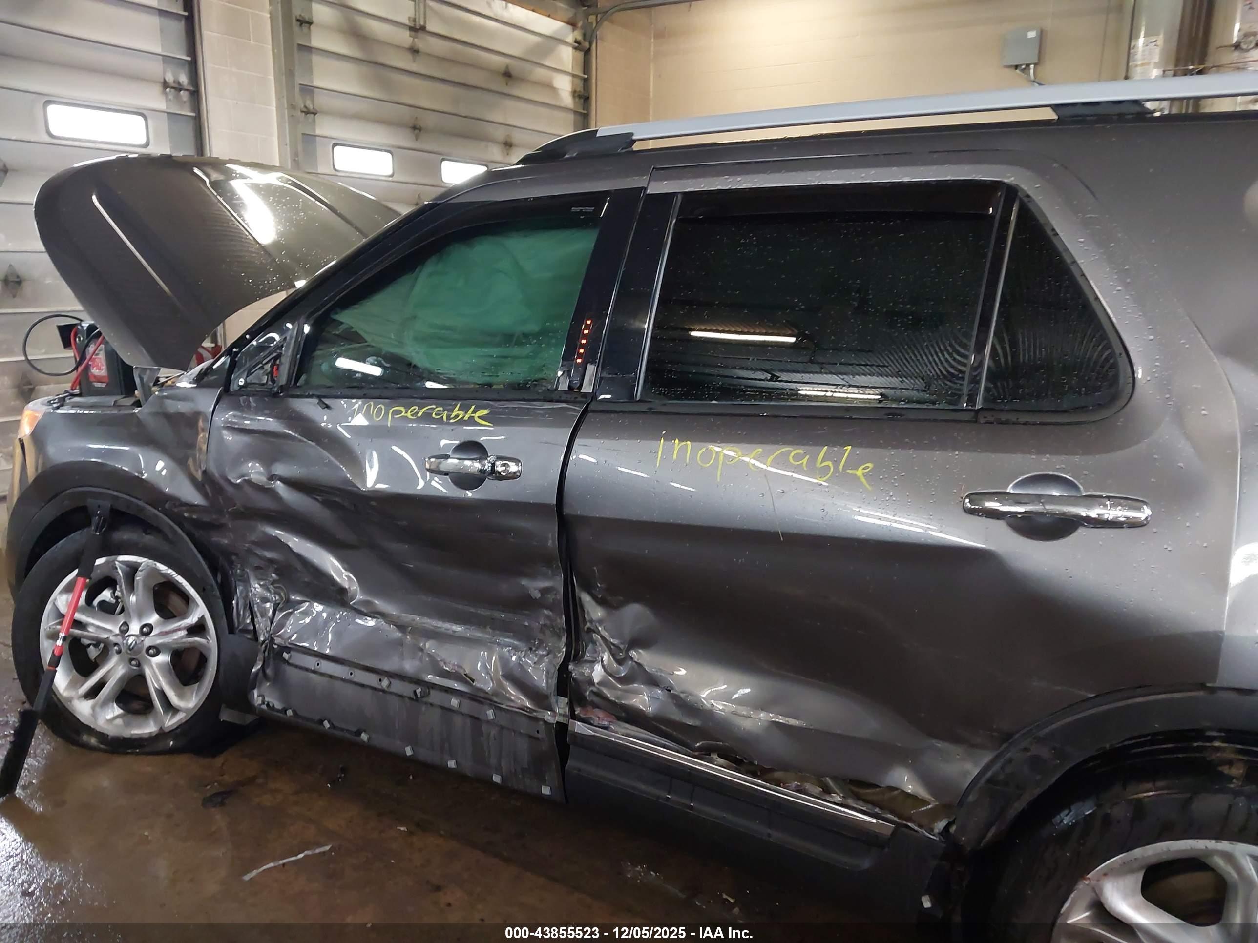 FORD EXPLORER image 6