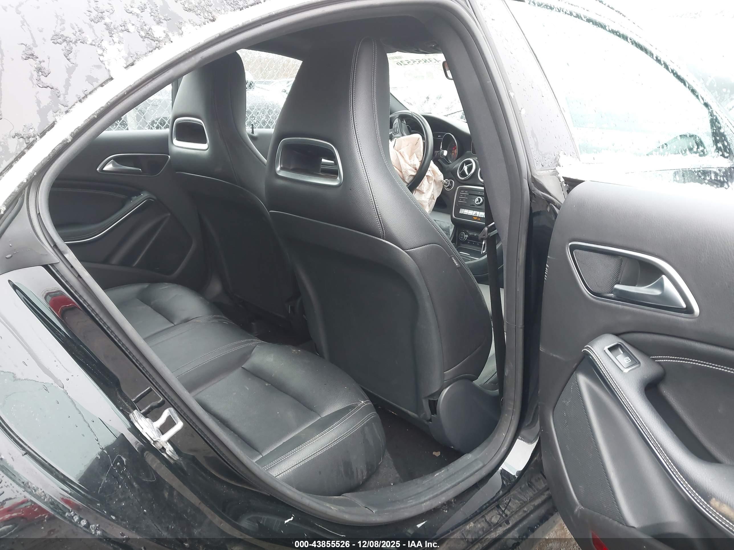 MERCEDES-BENZ CLA image 8