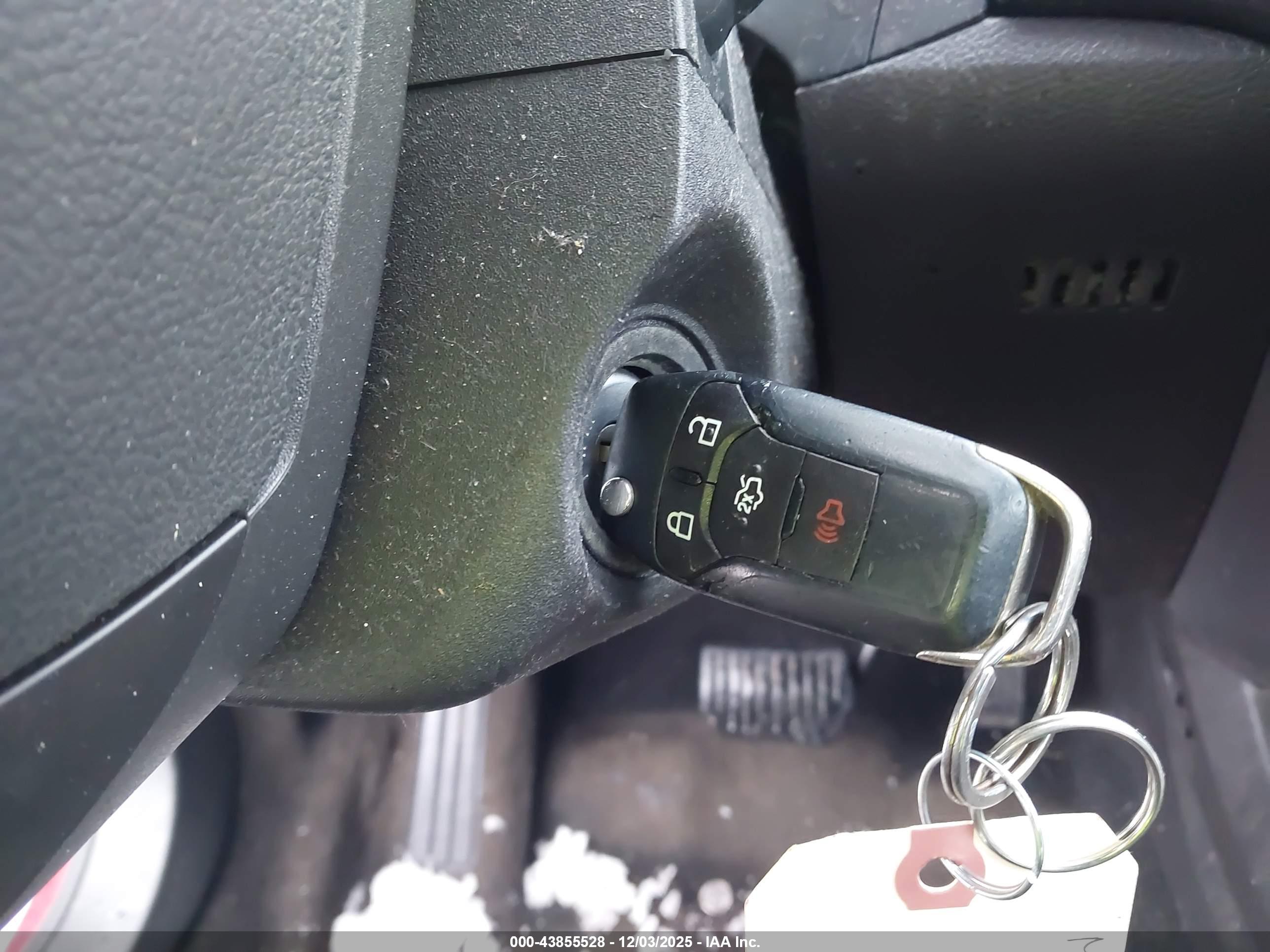 FORD FUSION image 11