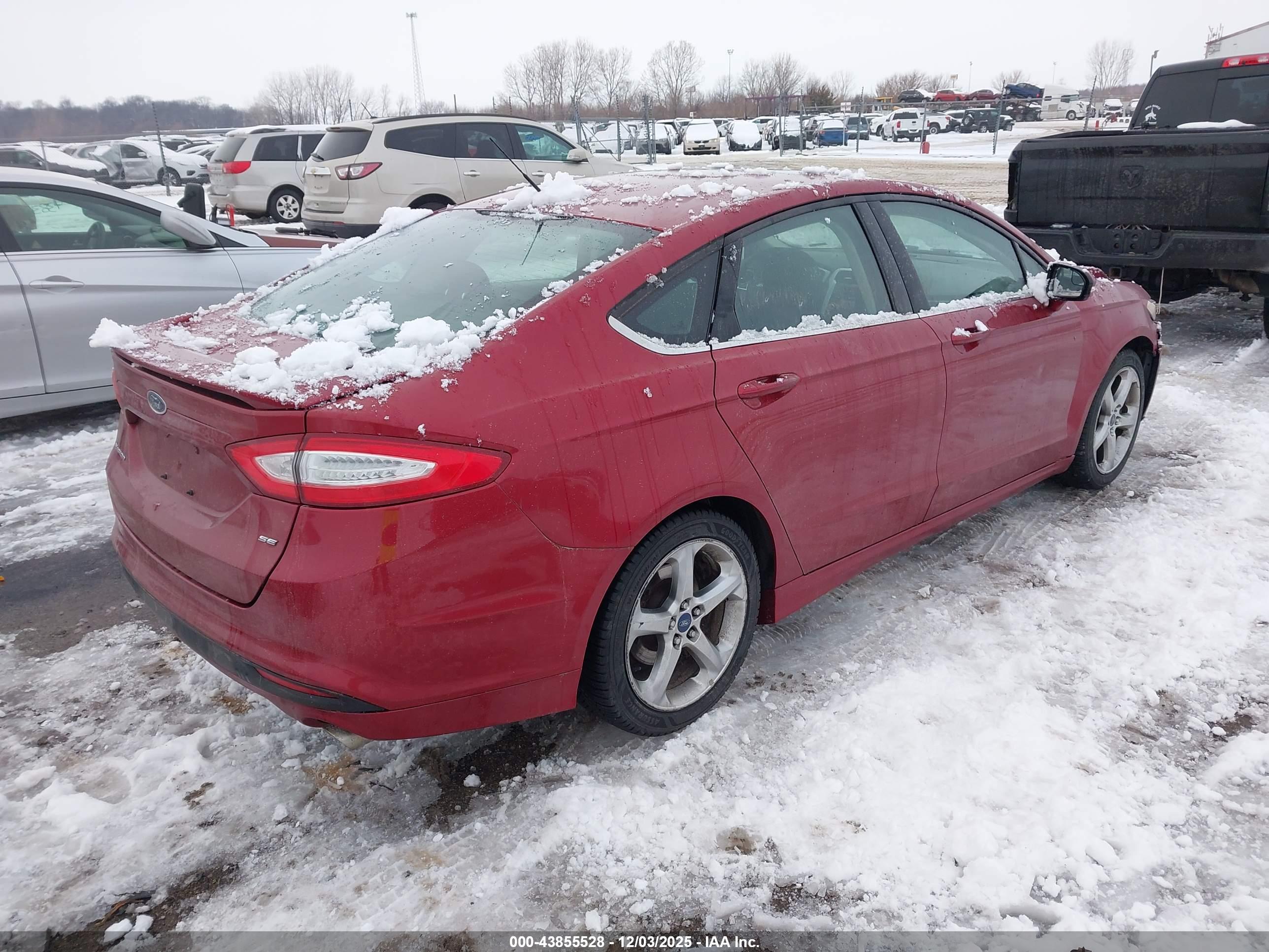 FORD FUSION image 4