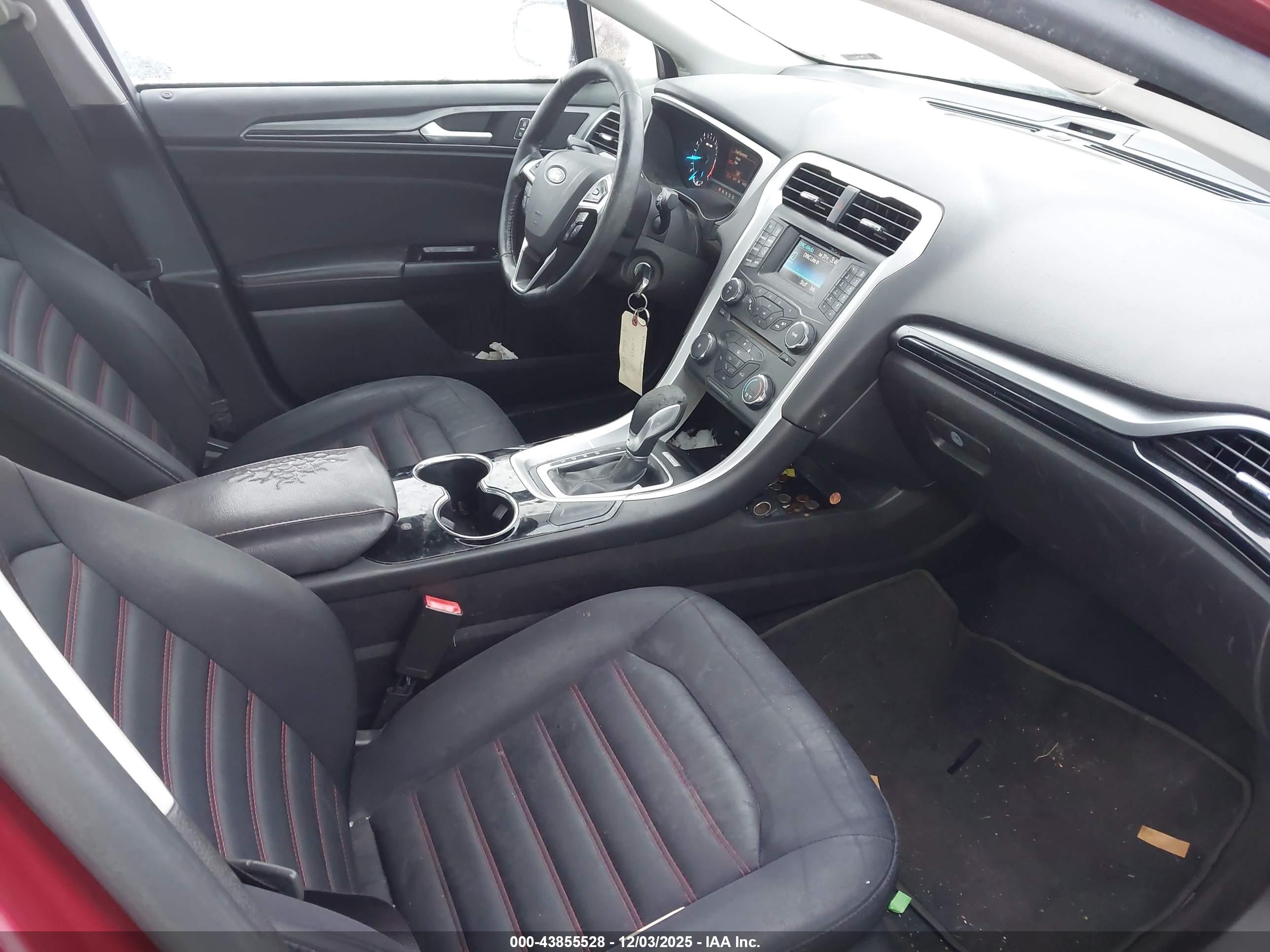 FORD FUSION image 5