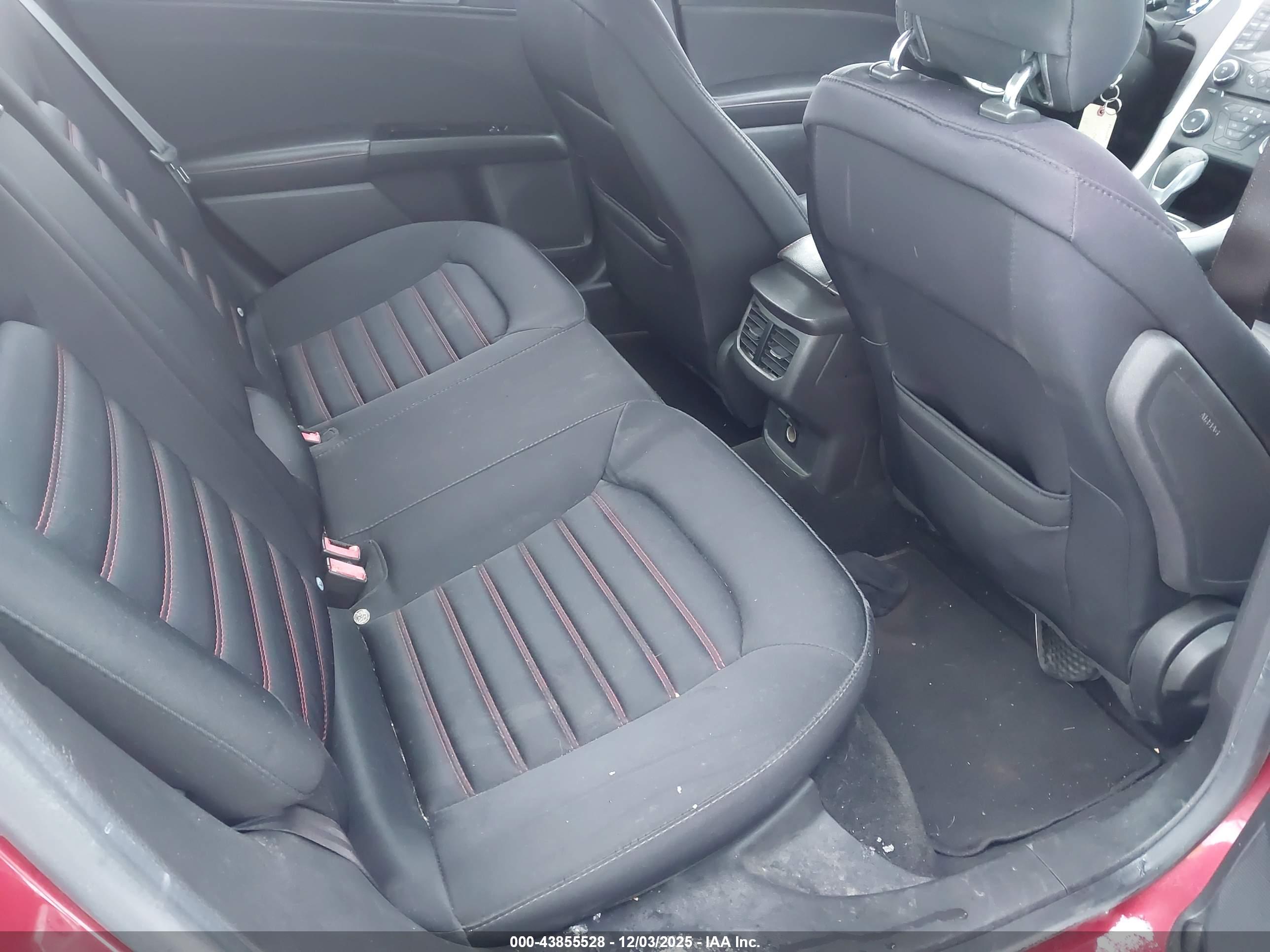 FORD FUSION image 8