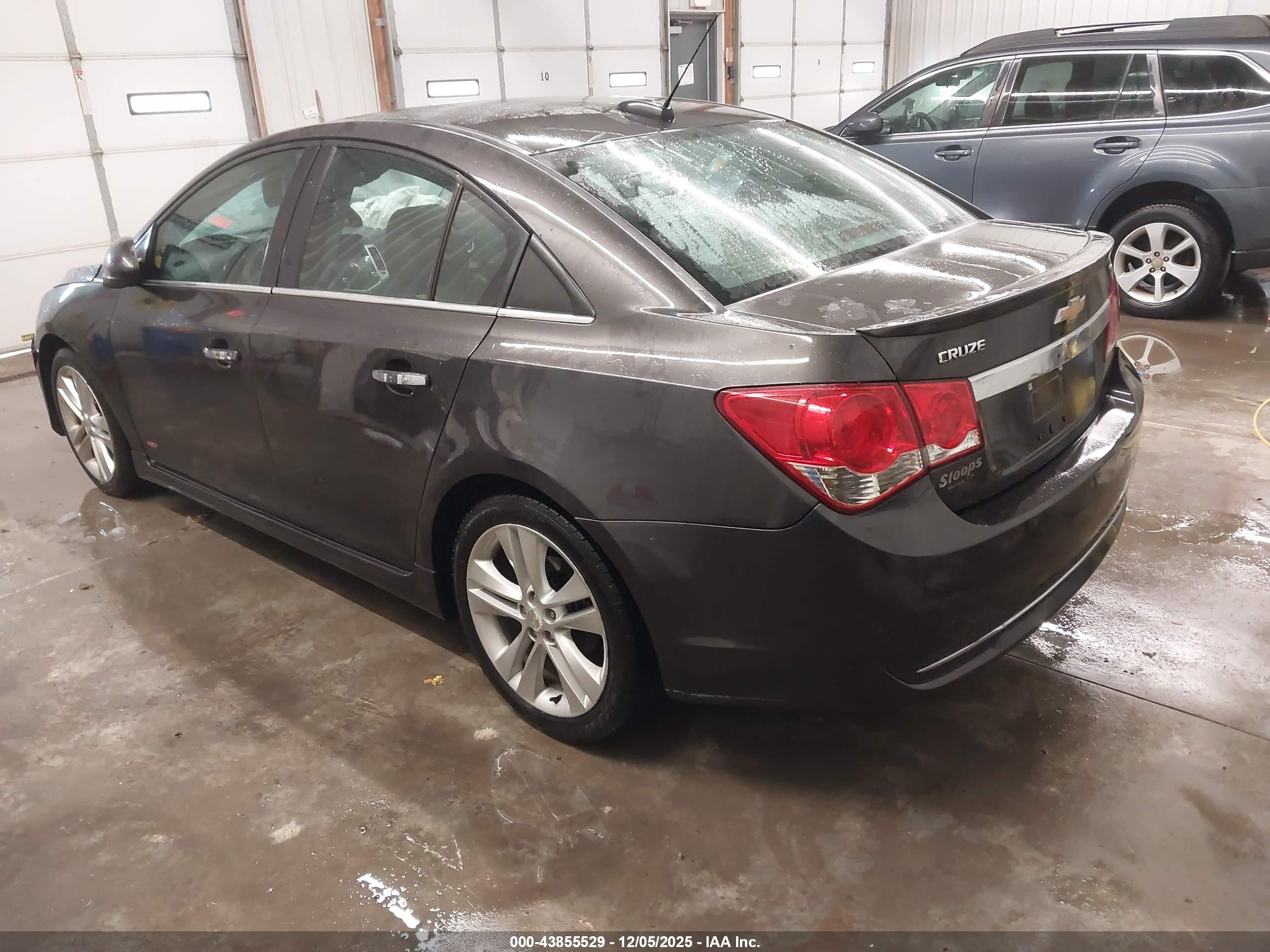 CHEVROLET CRUZE image 3