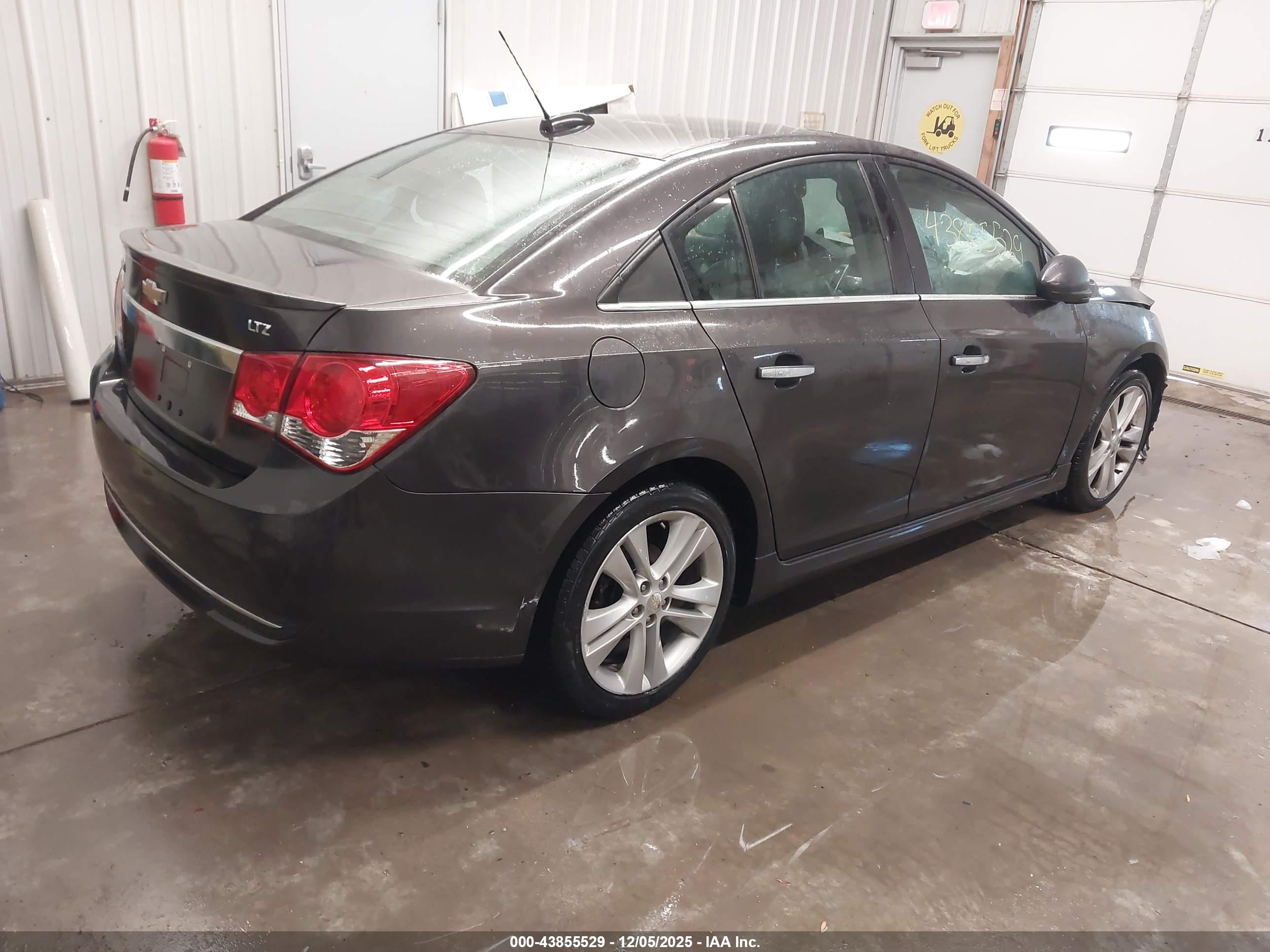CHEVROLET CRUZE image 4