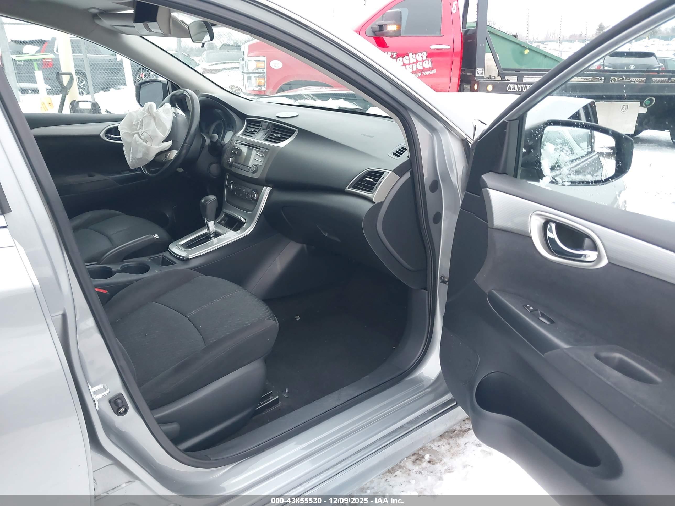 NISSAN SENTRA image 5