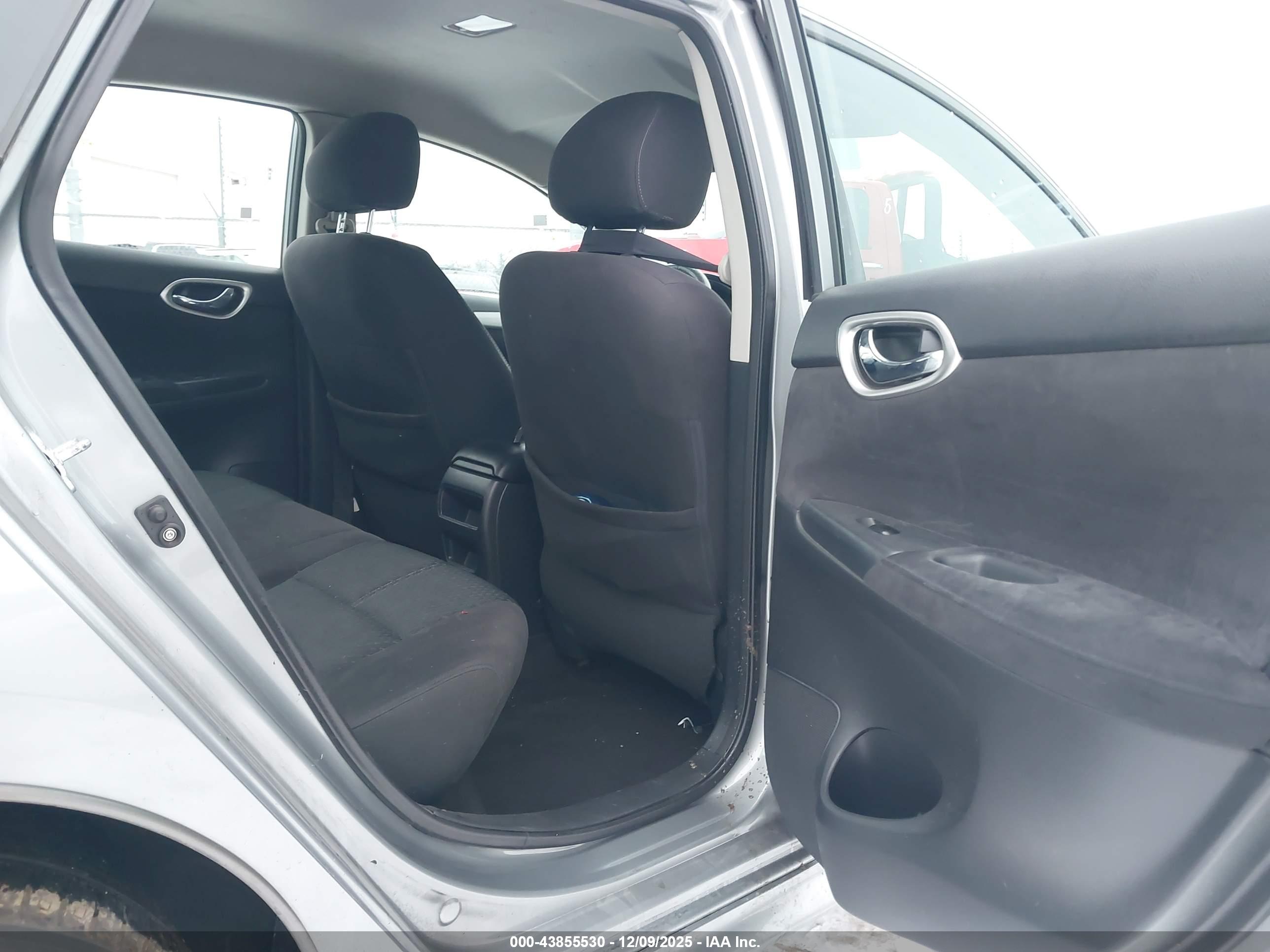 NISSAN SENTRA image 8