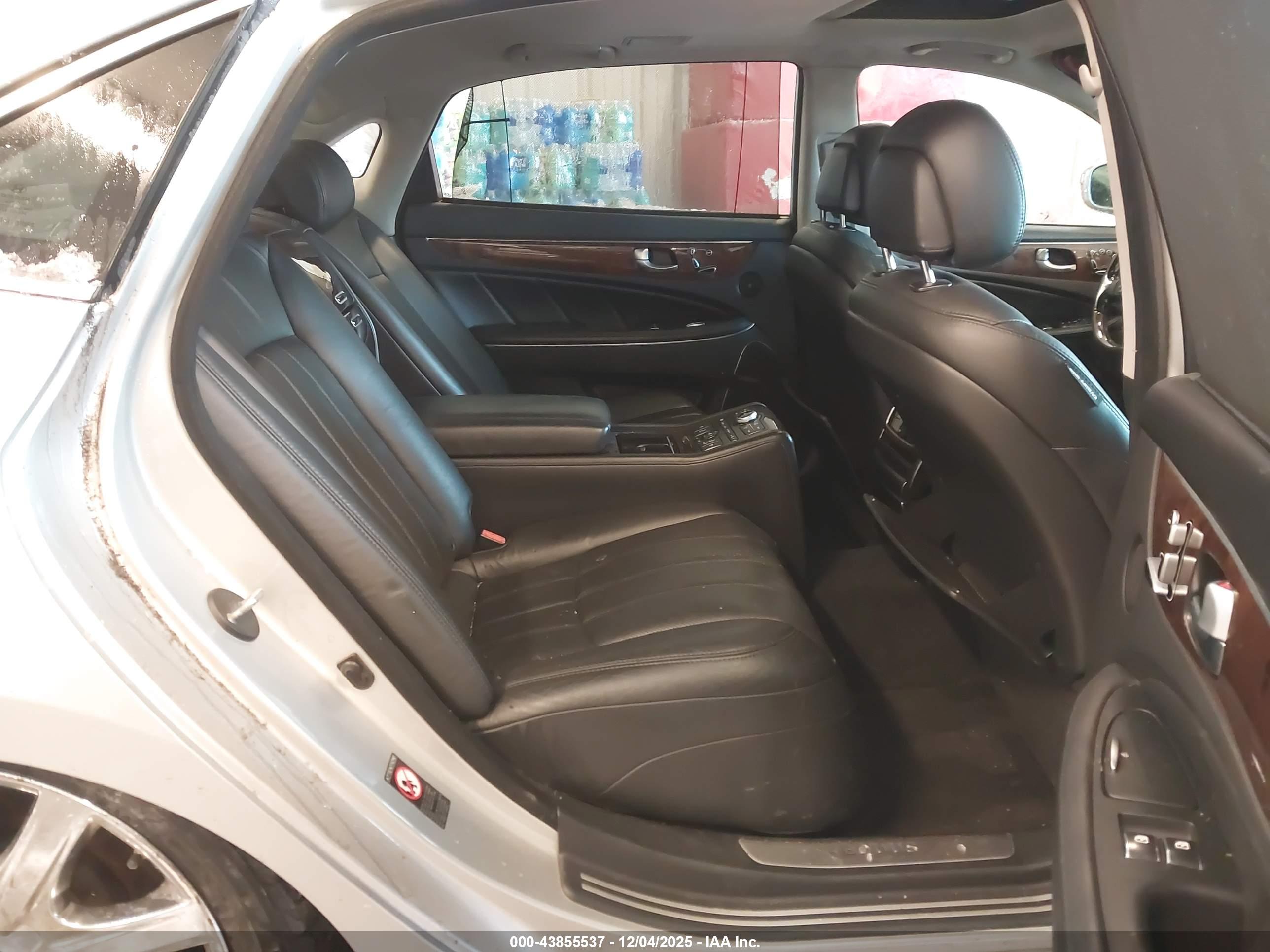 HYUNDAI EQUUS image 8