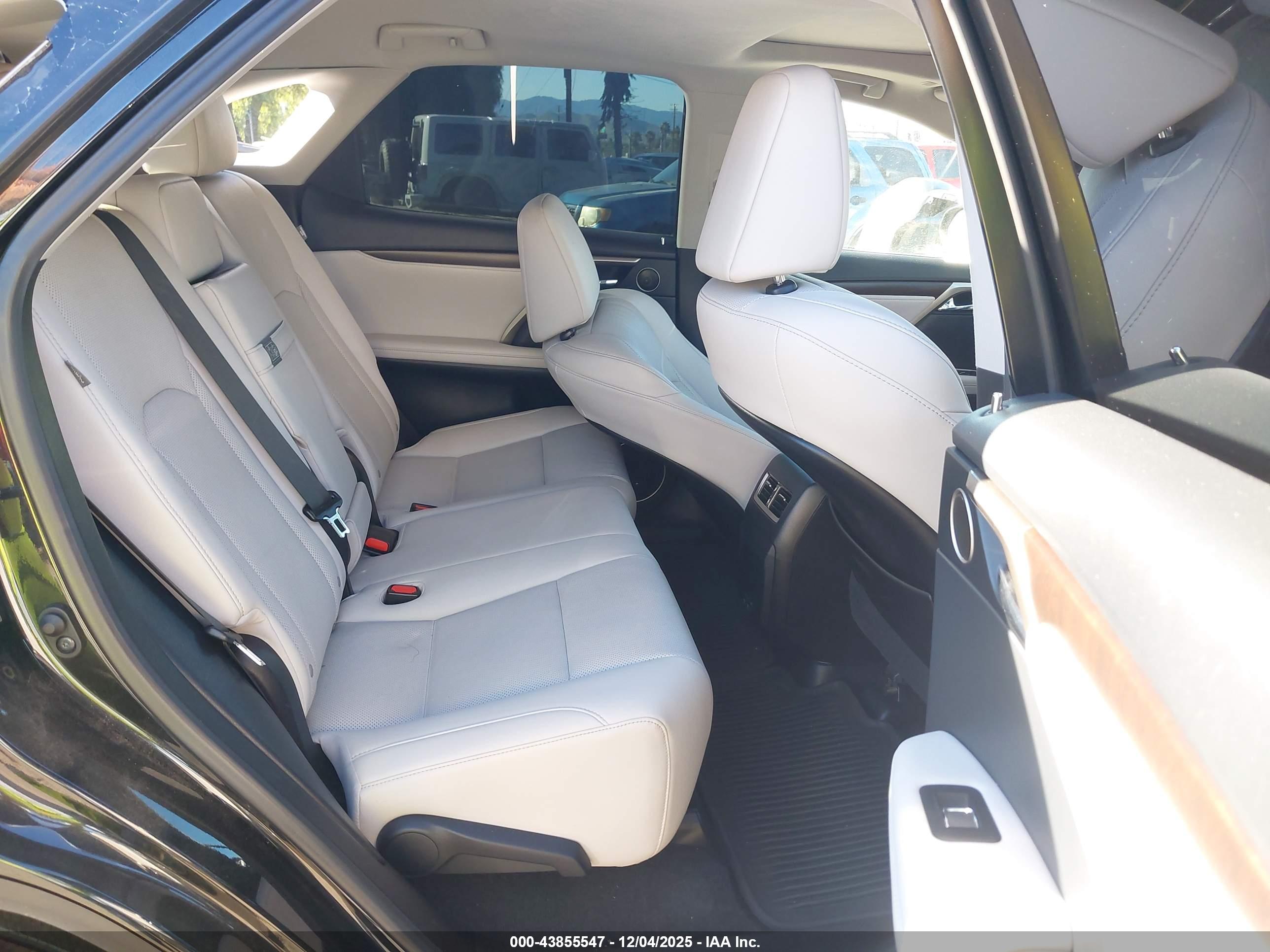 LEXUS RX image 8