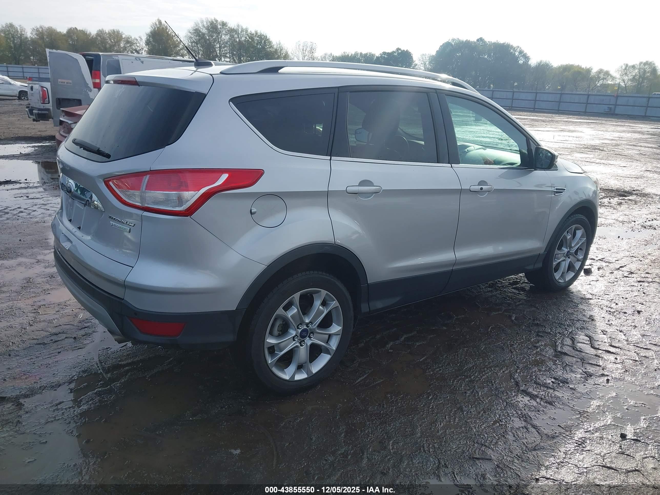 FORD ESCAPE image 4