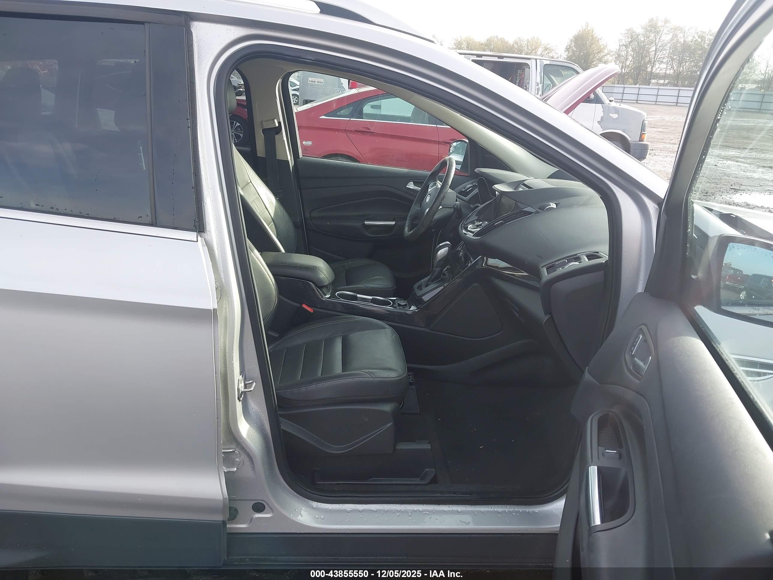 FORD ESCAPE image 5