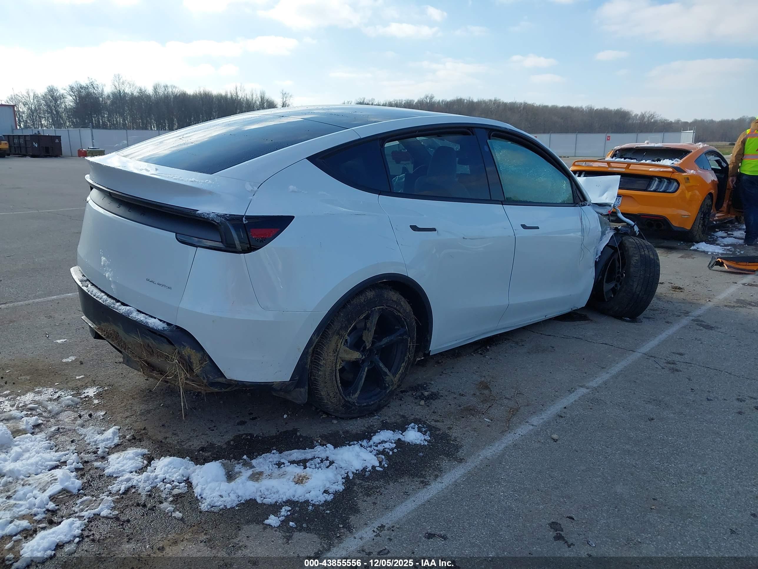 TESLA MODEL image 4