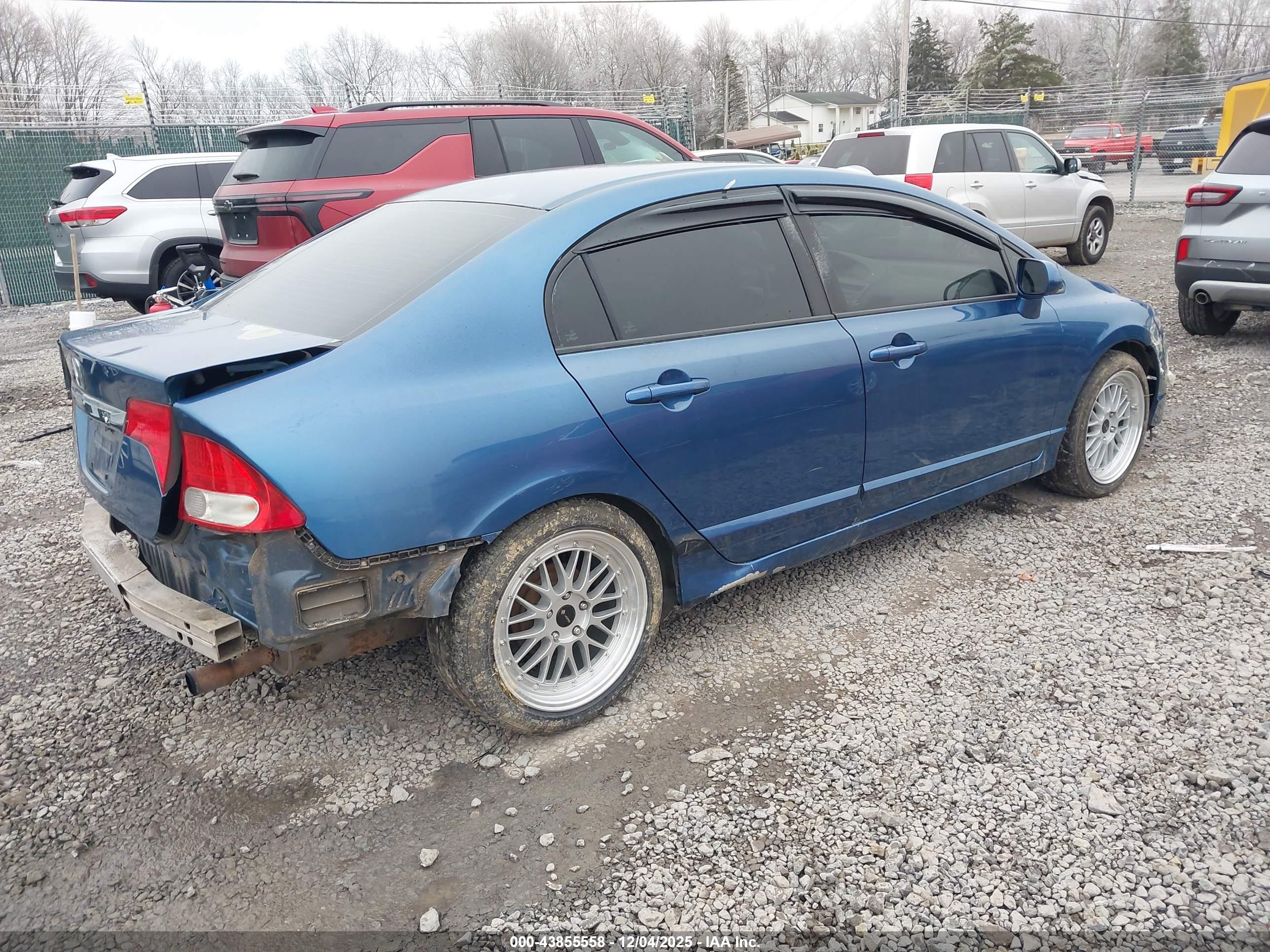 HONDA CIVIC image 4