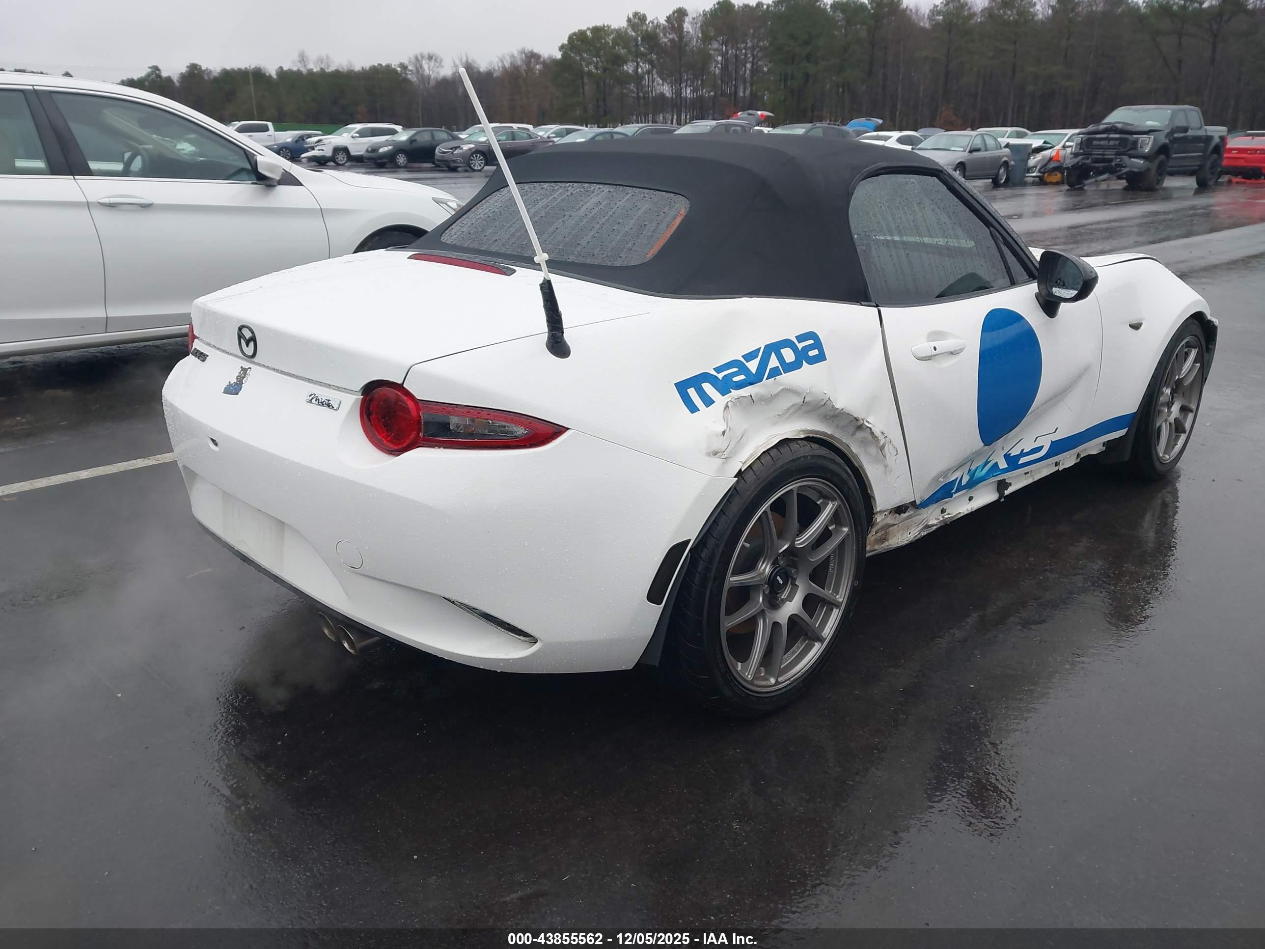 MAZDA MX-5 image 4