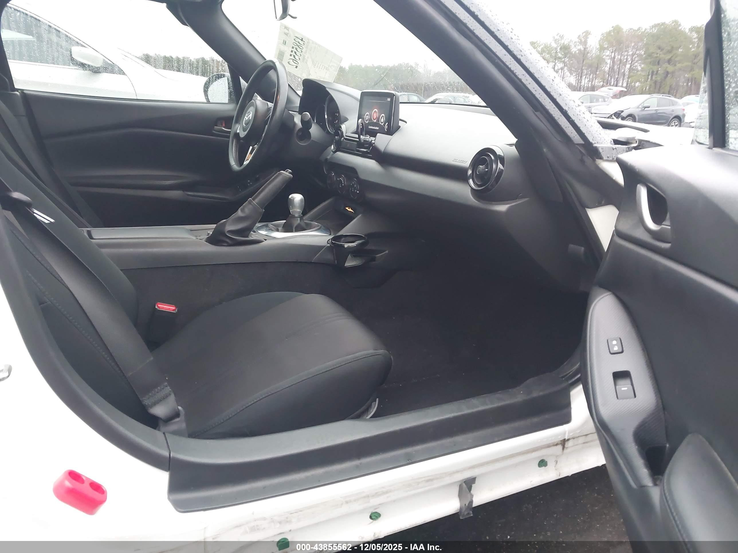 MAZDA MX-5 image 5