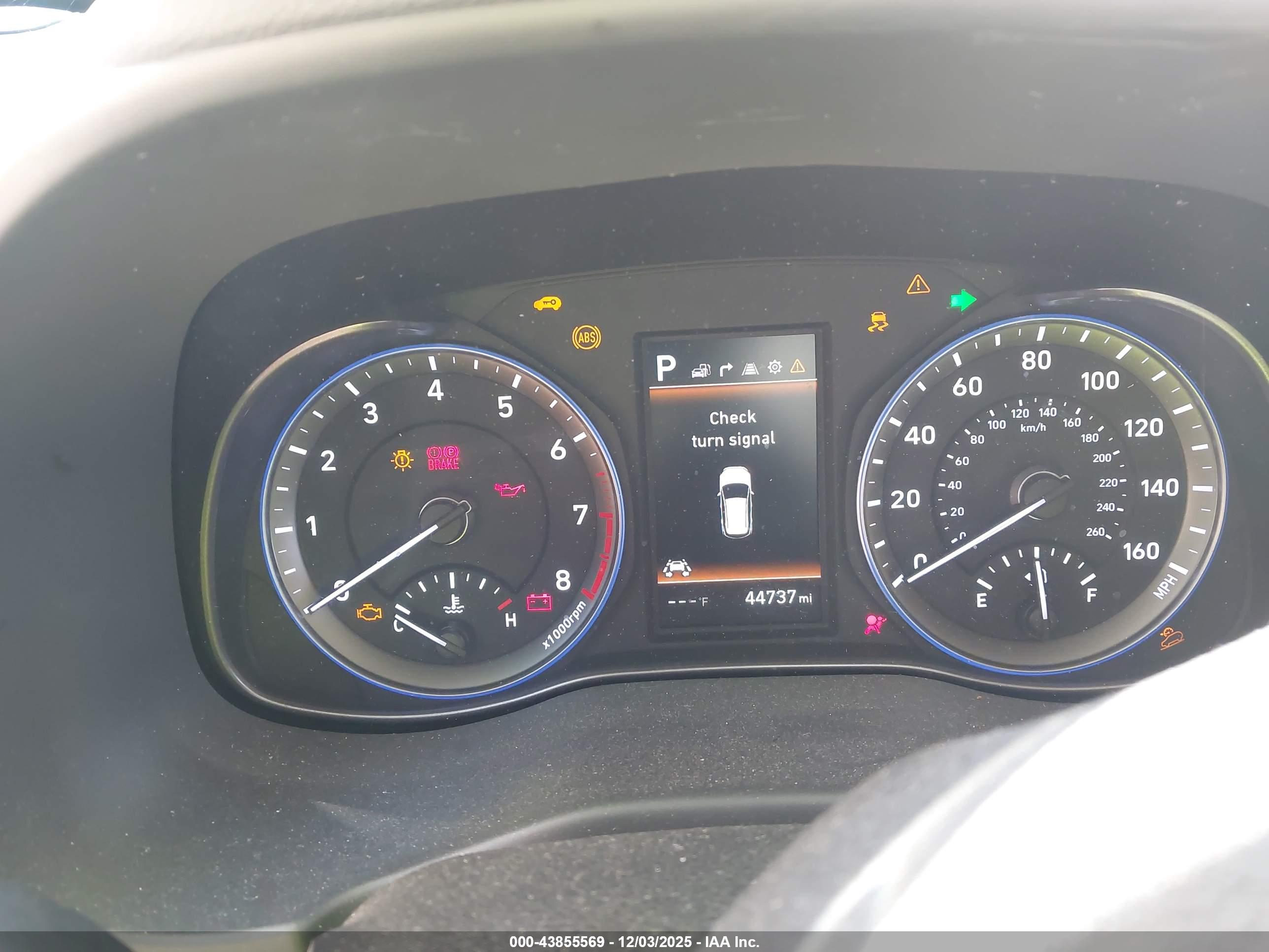 HYUNDAI KONA image 7