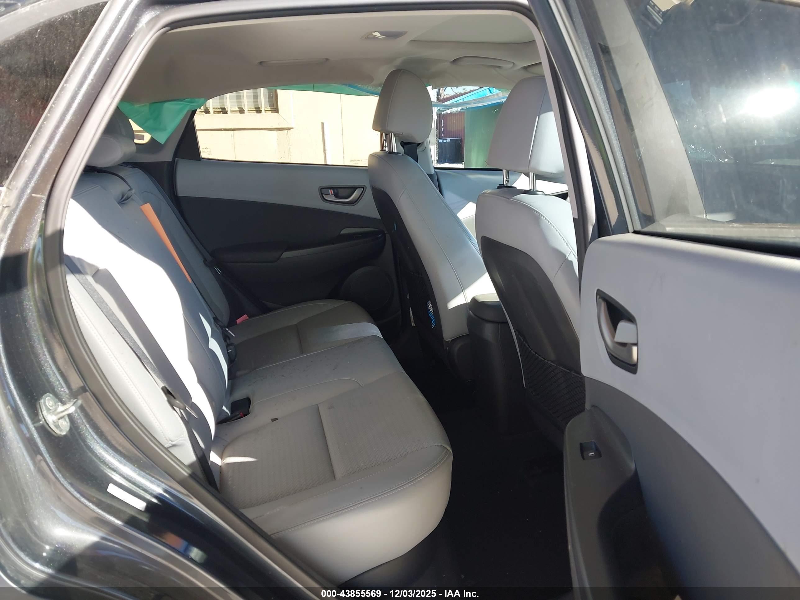 HYUNDAI KONA image 8