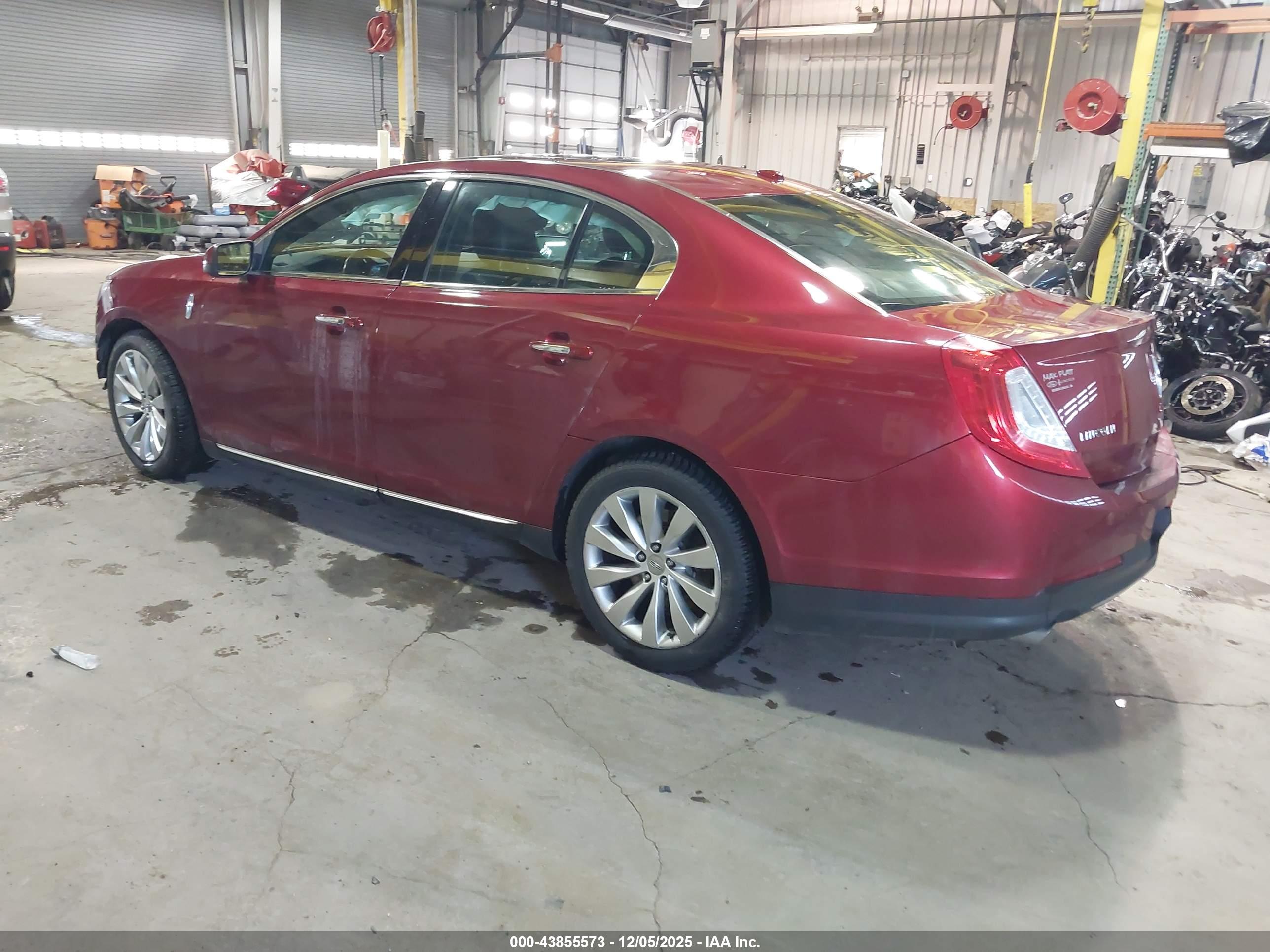 LINCOLN MKS image 3