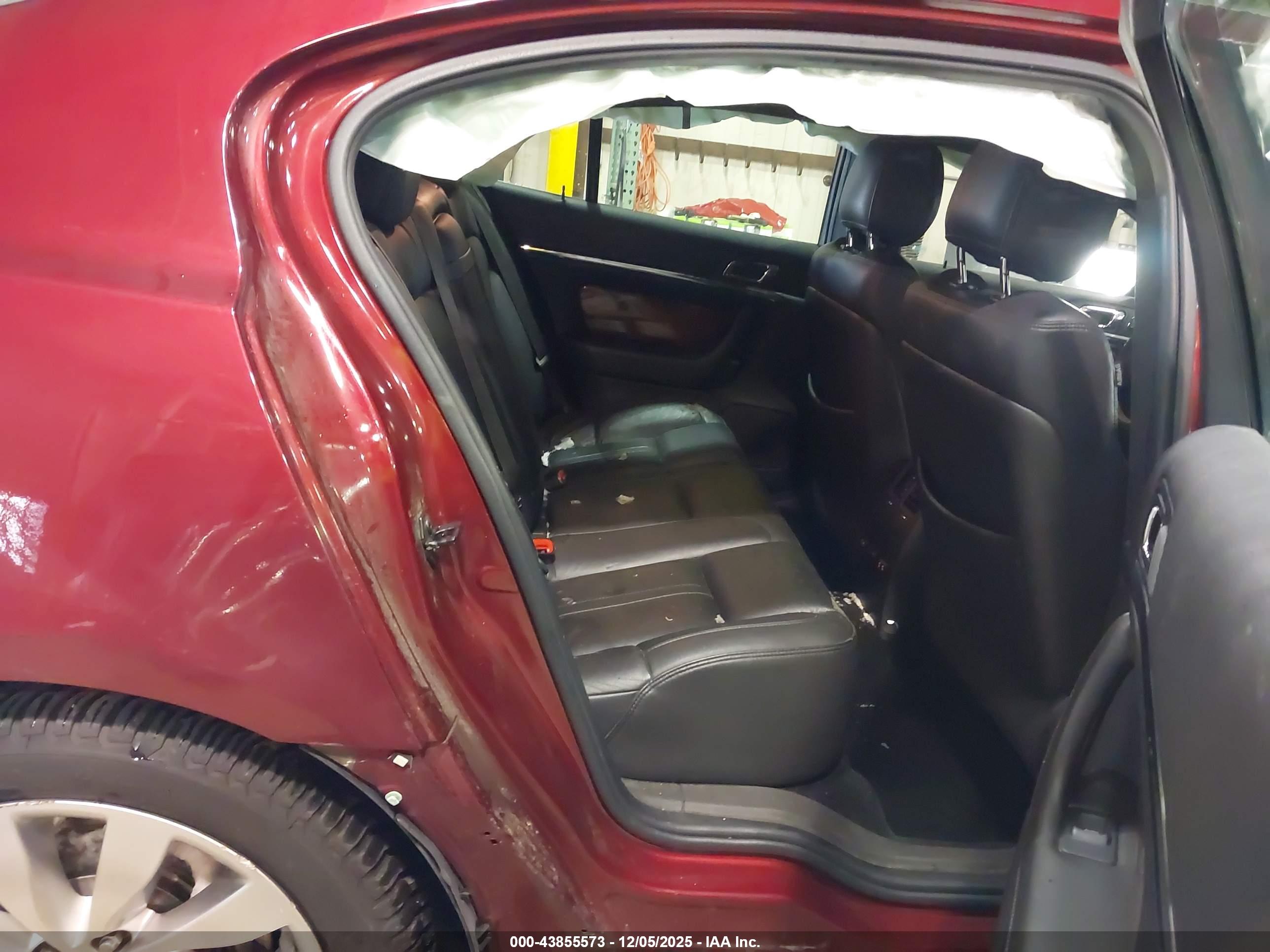 LINCOLN MKS image 8