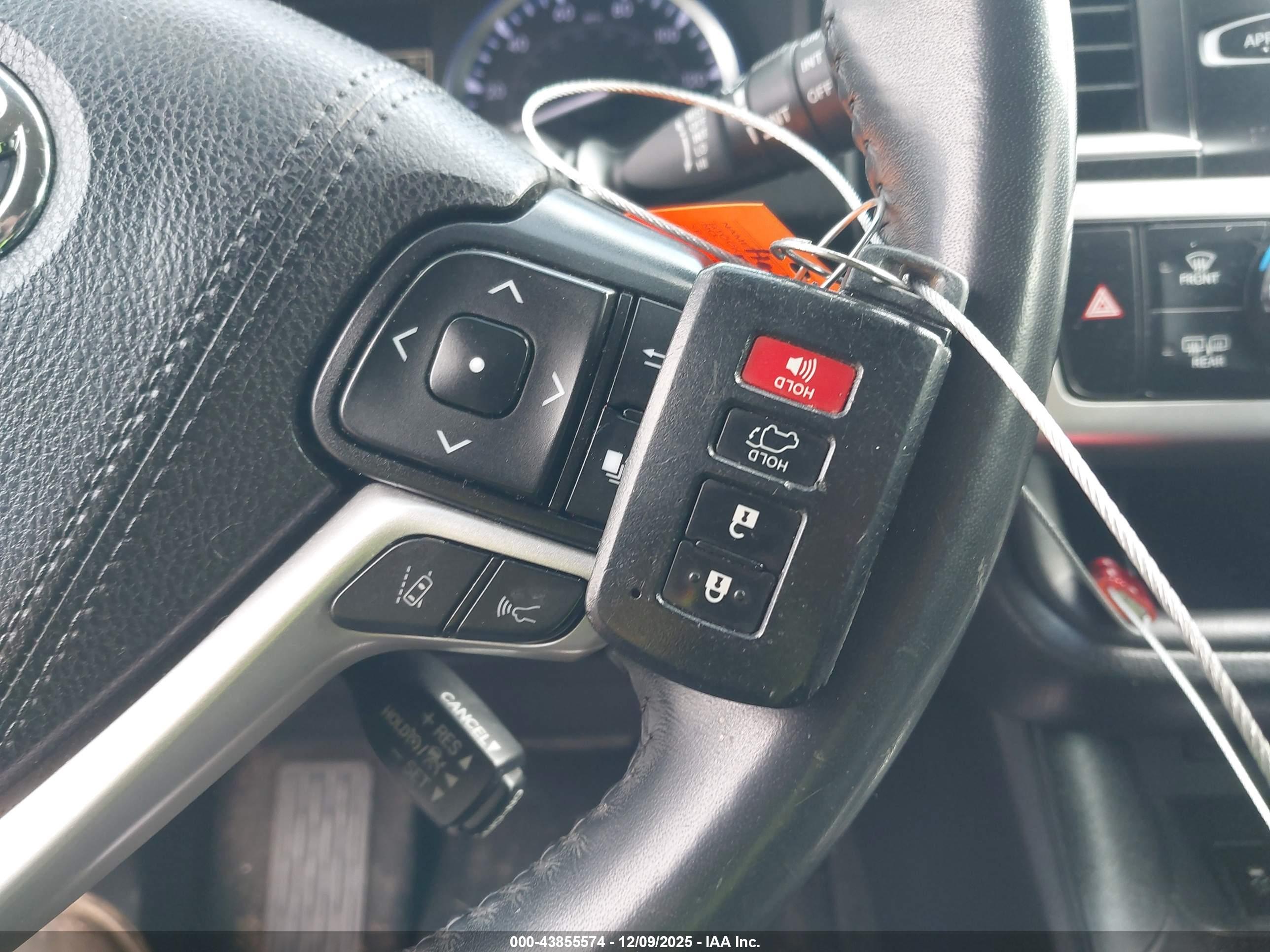 TOYOTA HIGHLANDER image 11