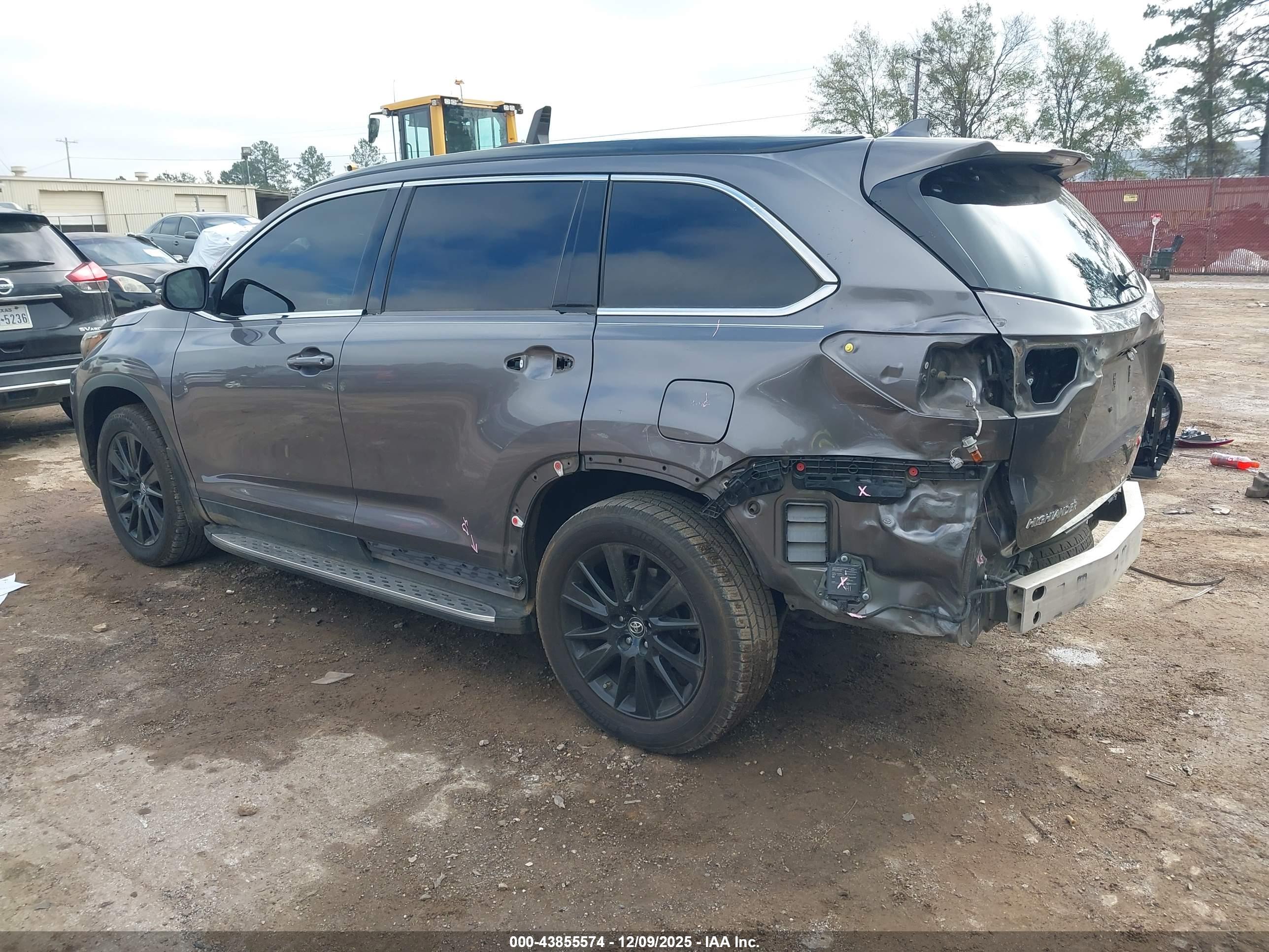 TOYOTA HIGHLANDER image 3