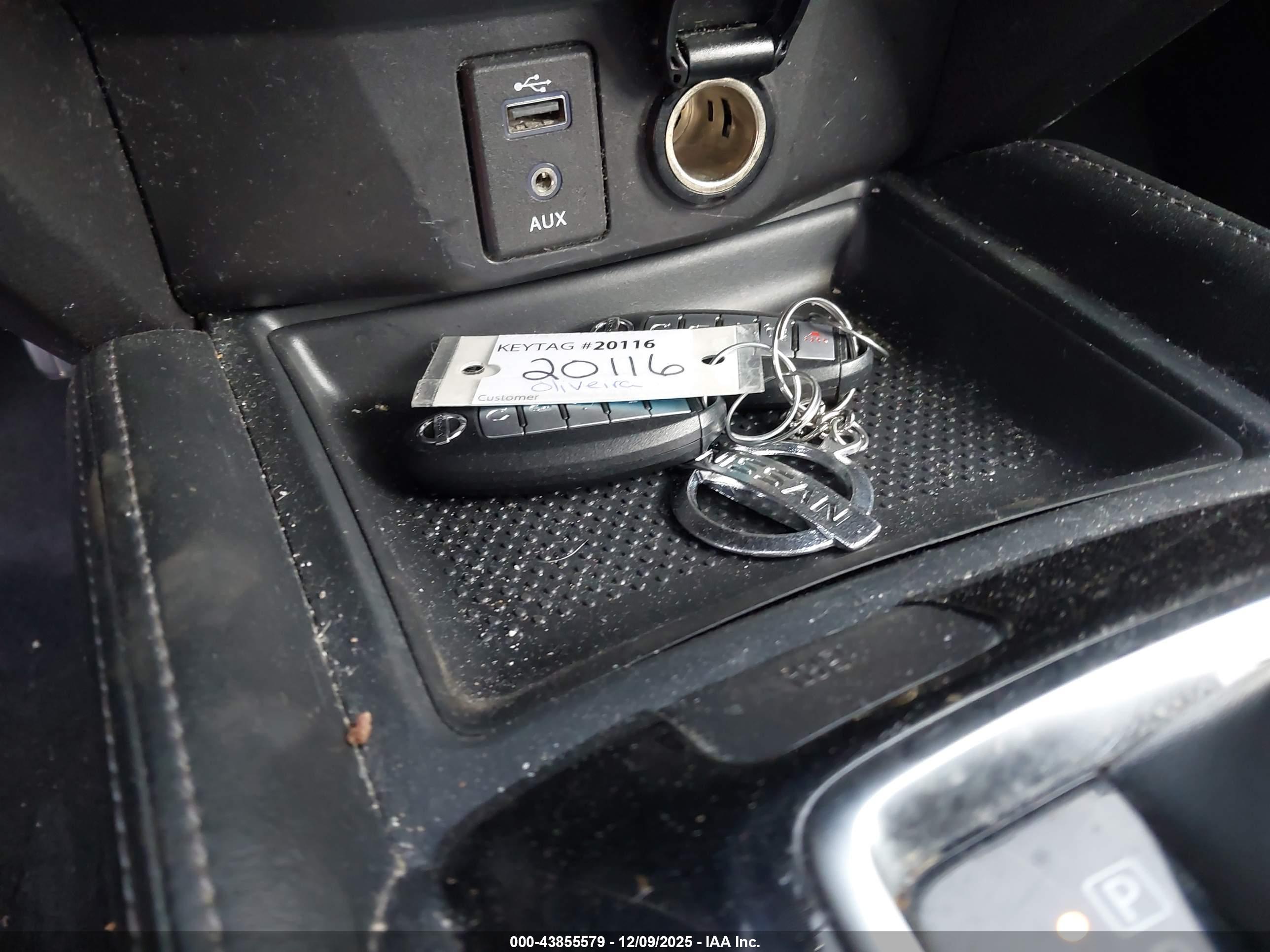 NISSAN ROGUE image 11