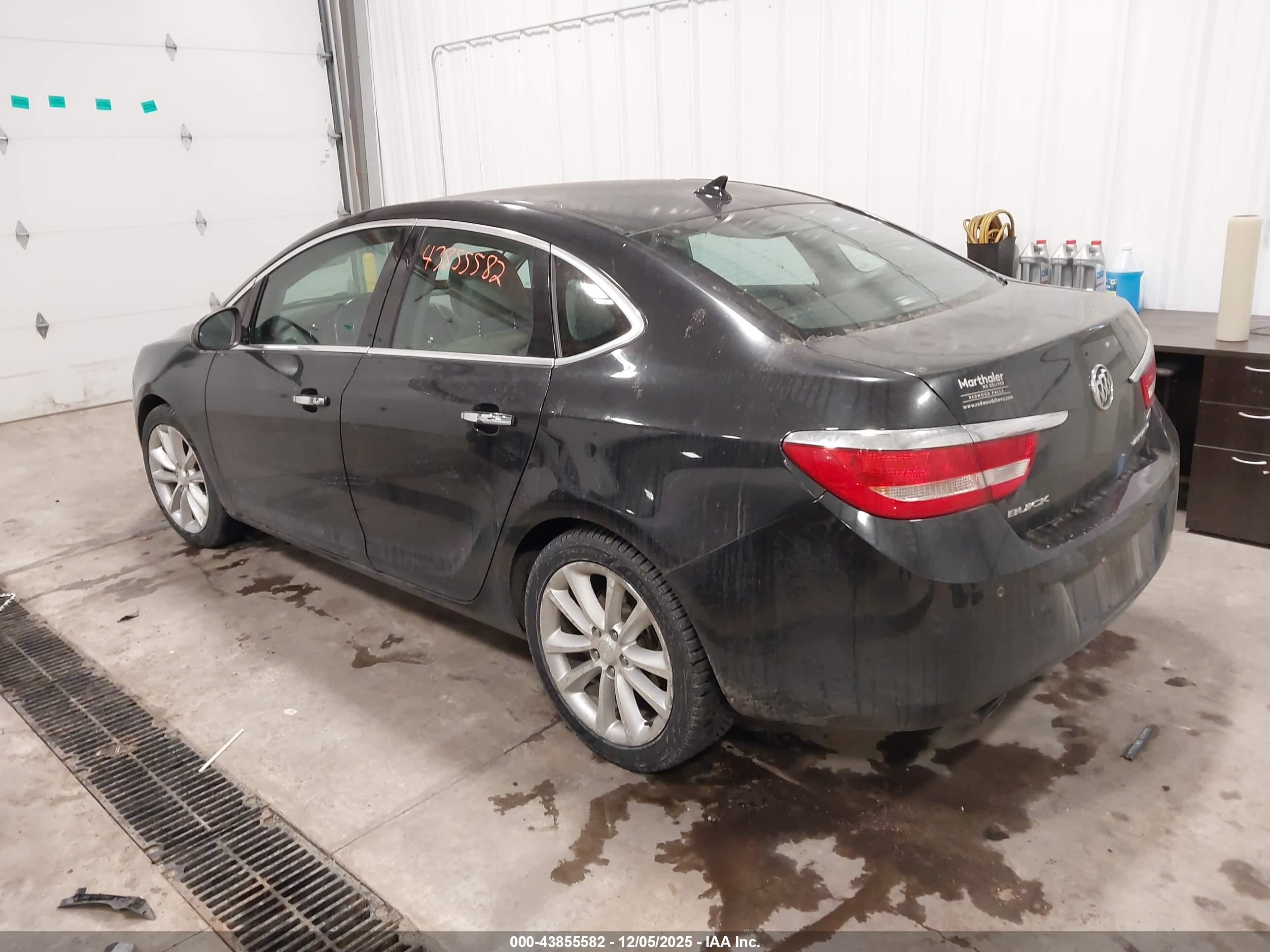 BUICK VERANO image 3
