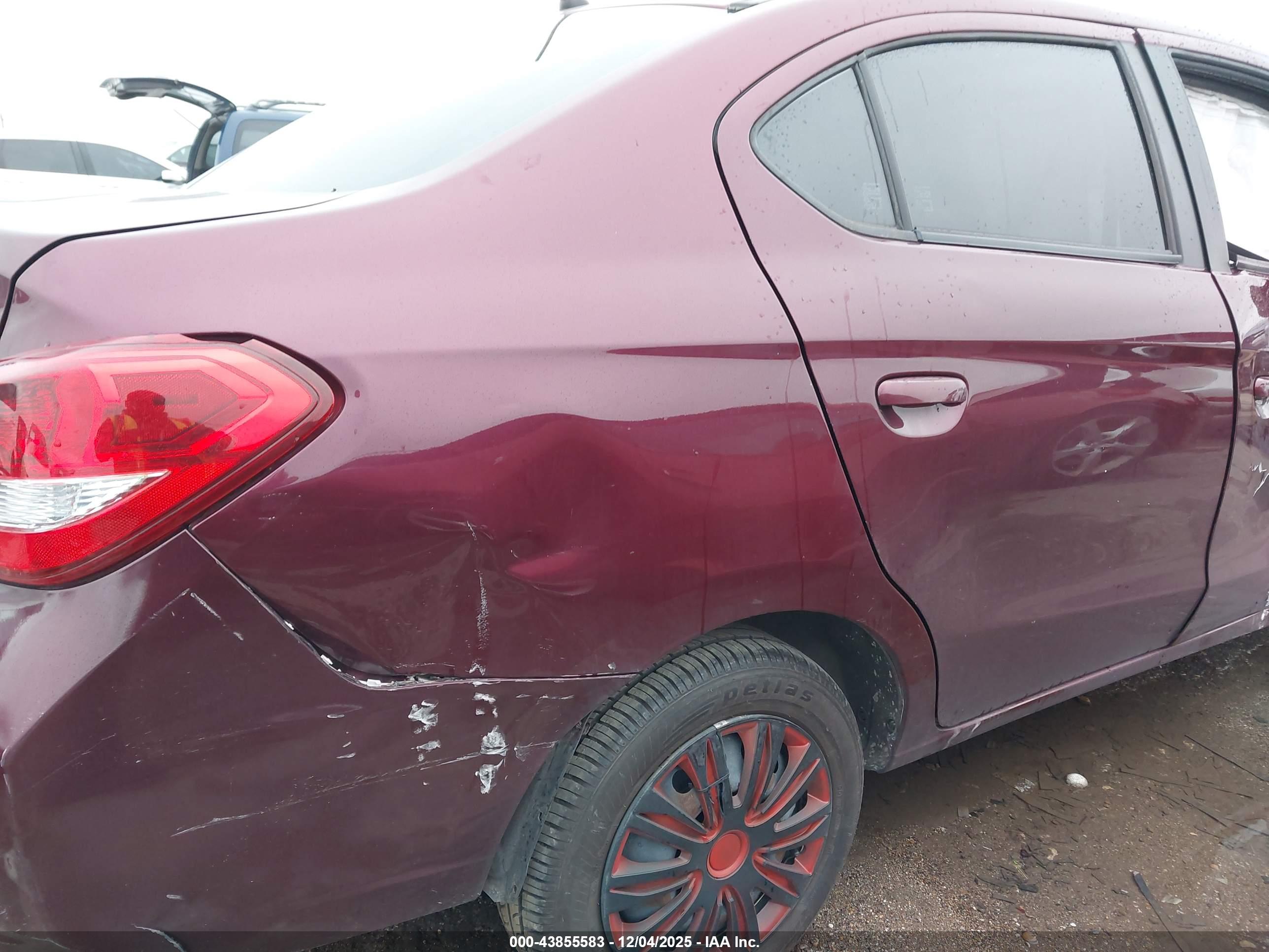 MITSUBISHI MIRAGE image 6
