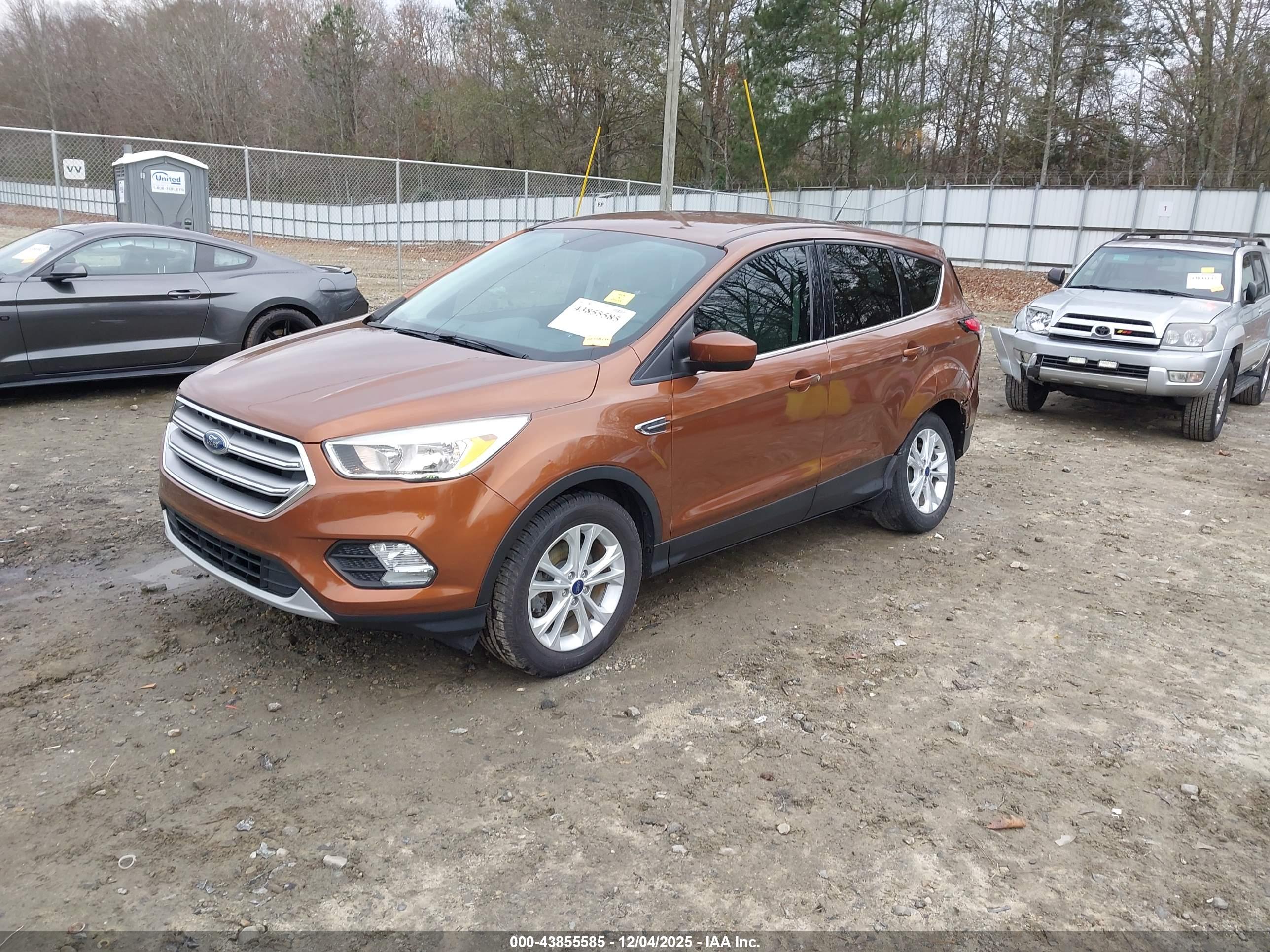 FORD ESCAPE image 2