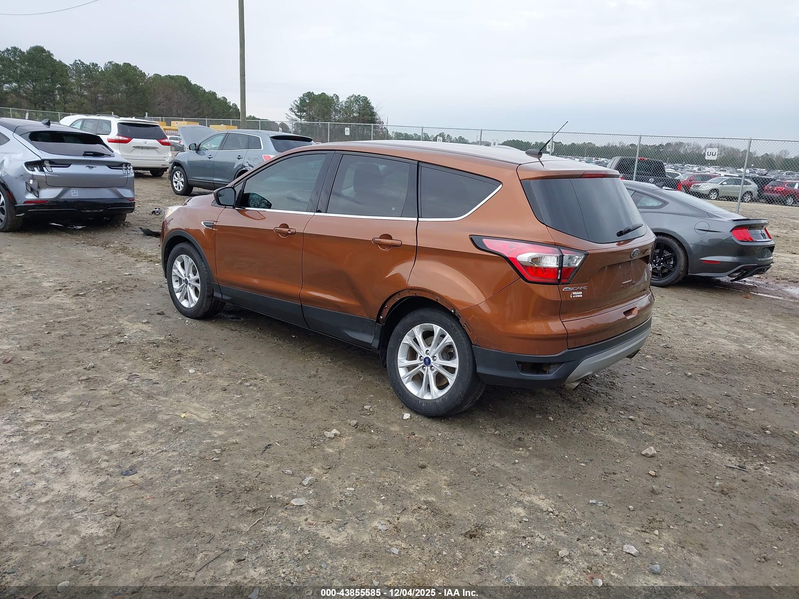 FORD ESCAPE image 3
