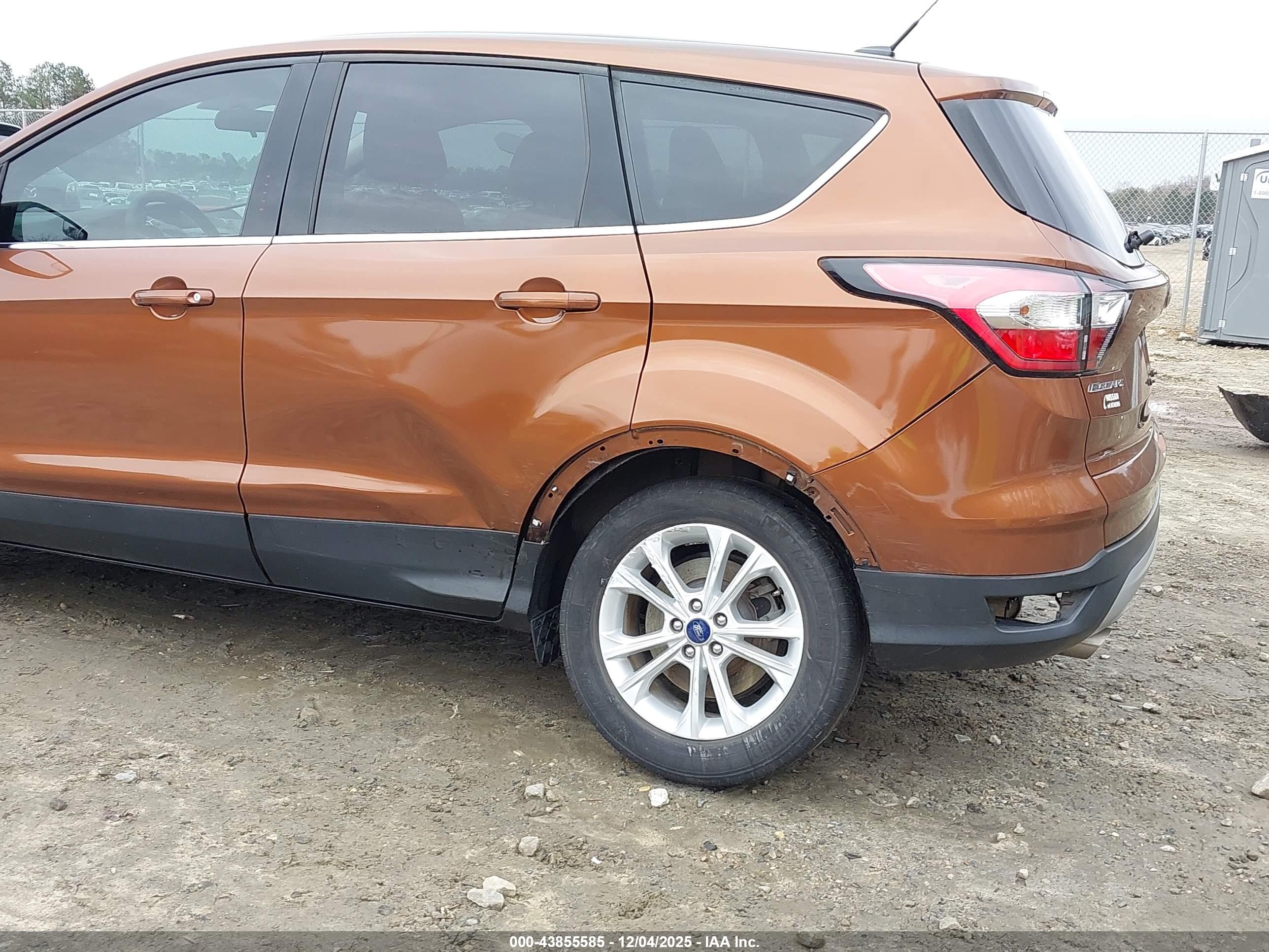 FORD ESCAPE image 6