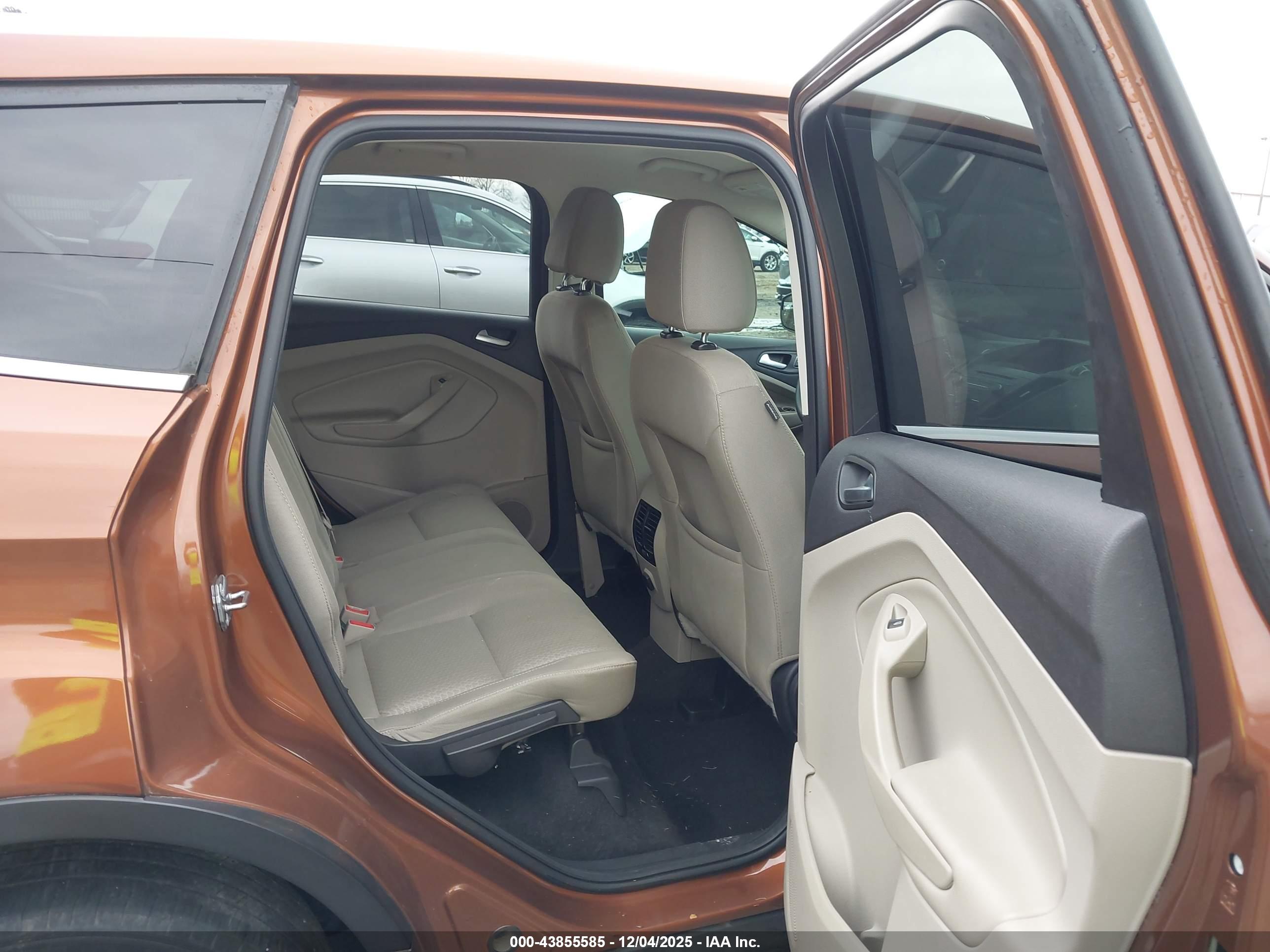 FORD ESCAPE image 8