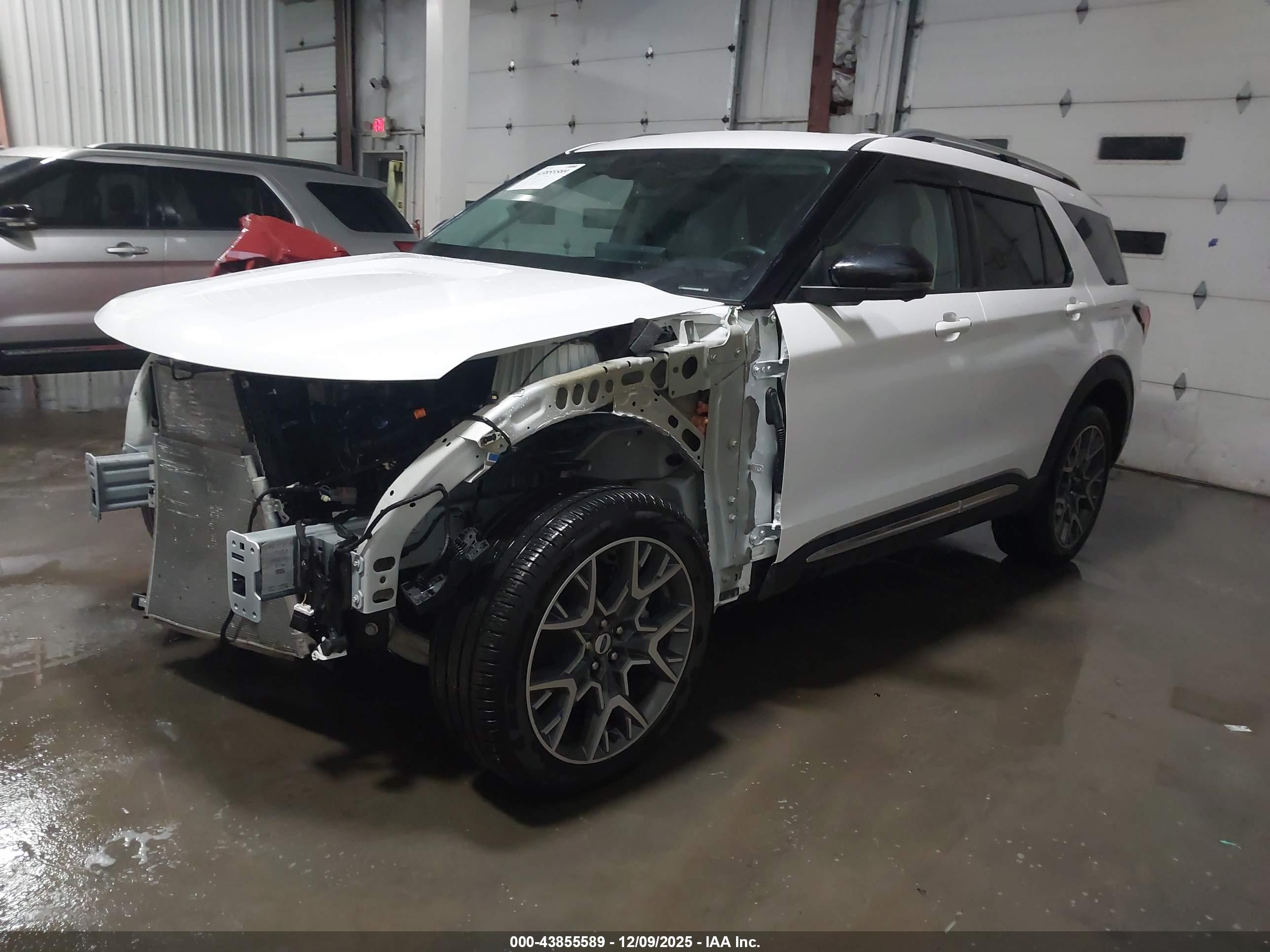 FORD EXPLORER image 2
