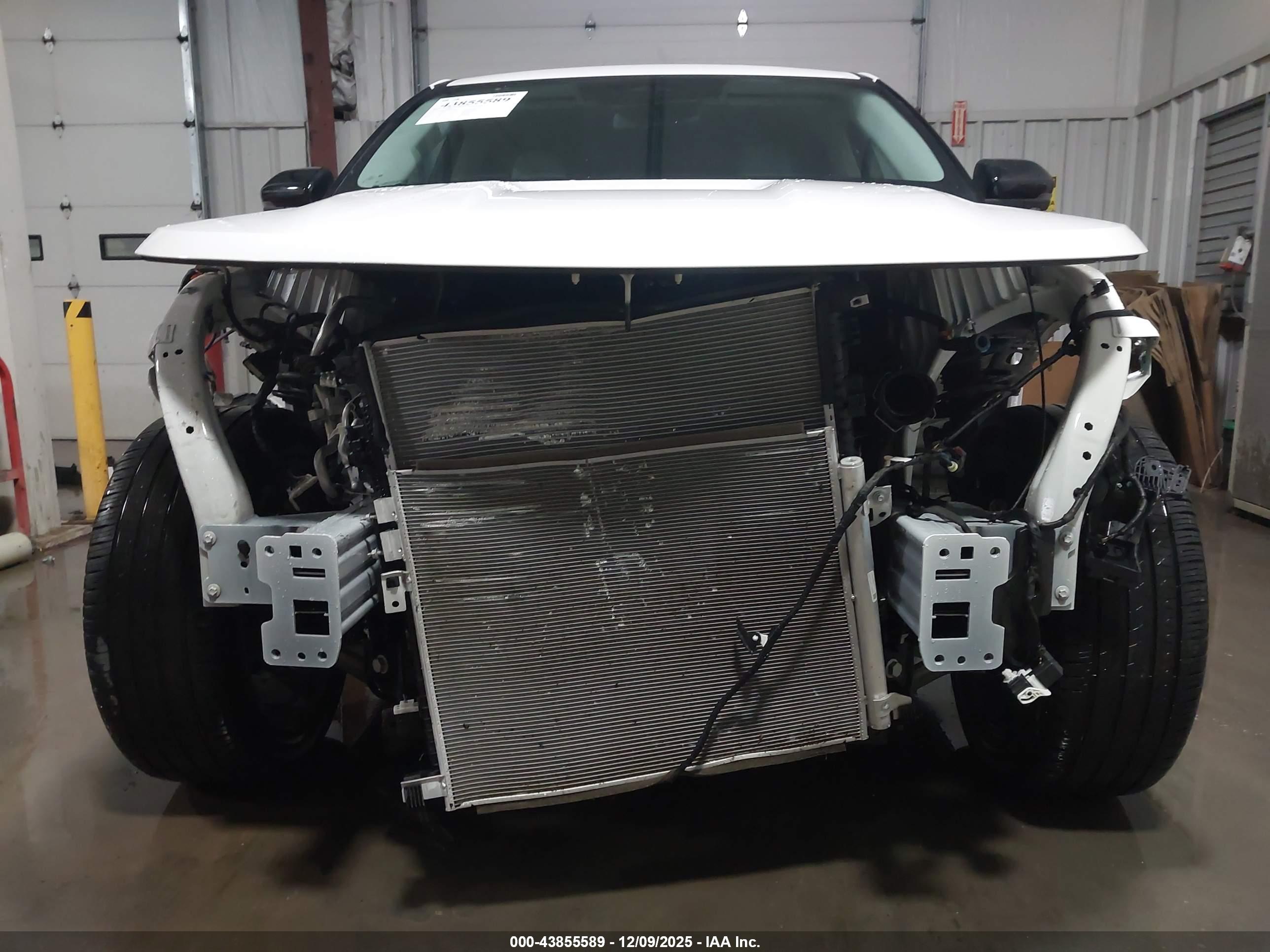 FORD EXPLORER image 6