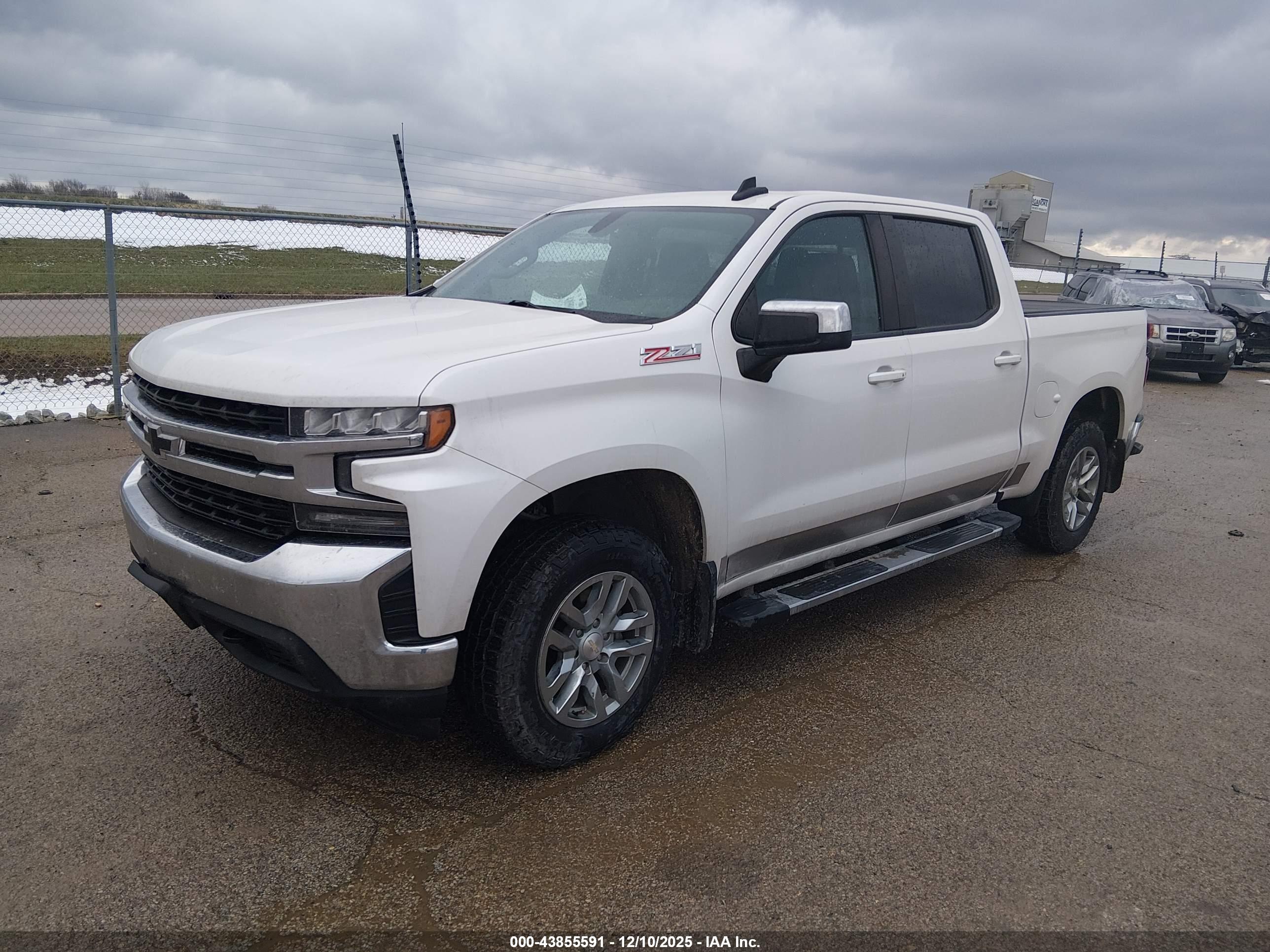 CHEVROLET SILVERADO image 2