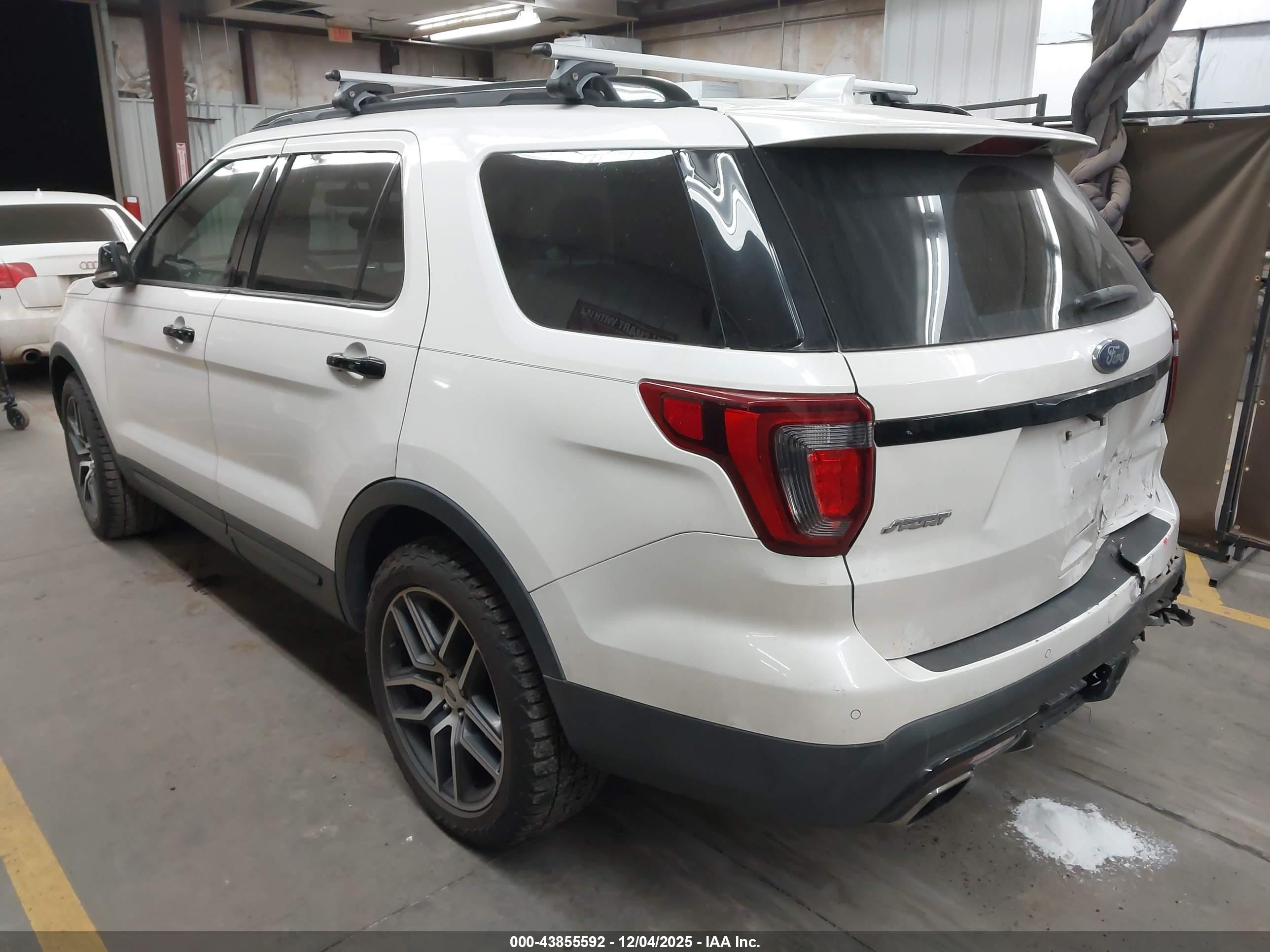 FORD EXPLORER image 3