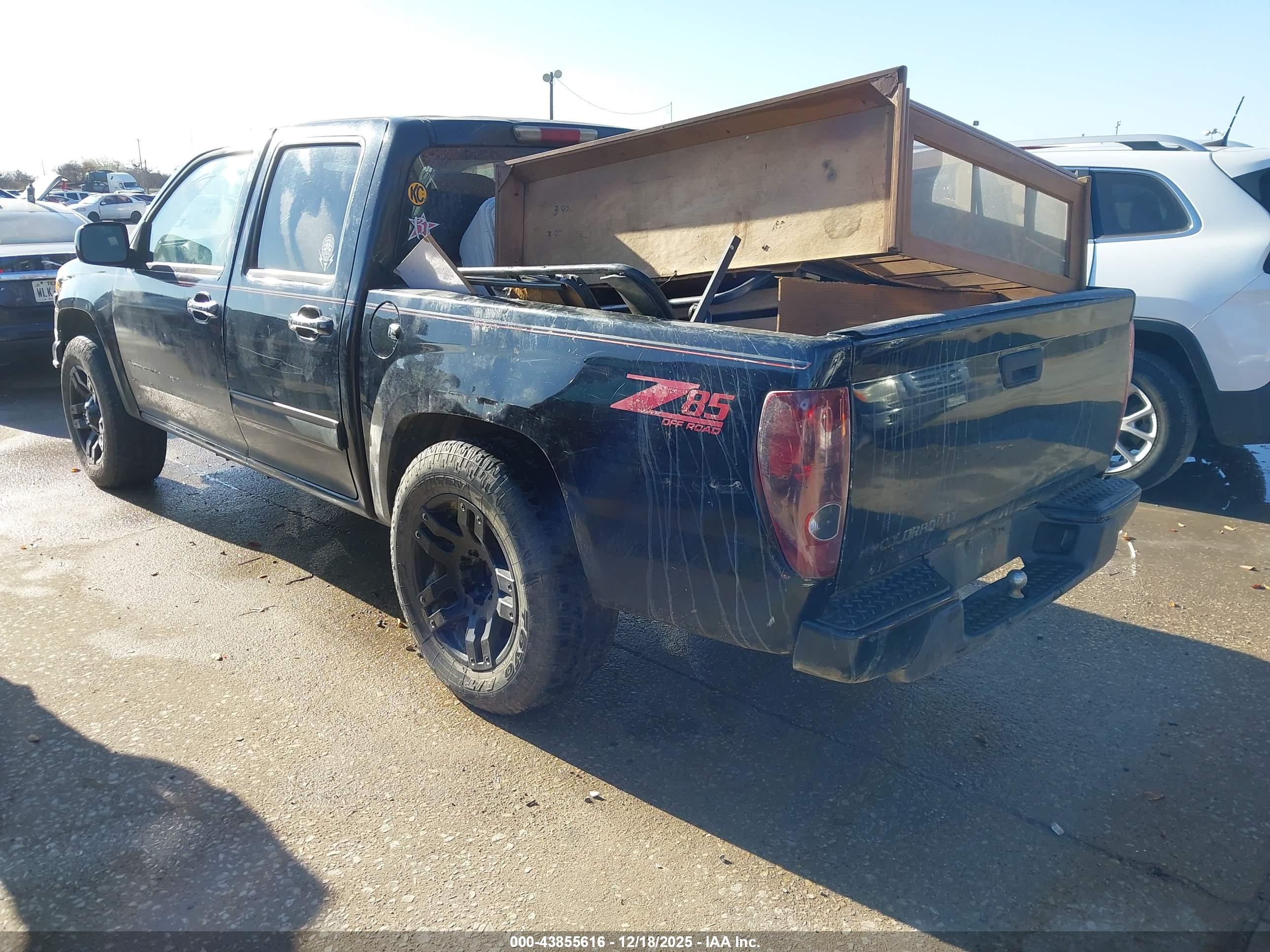 CHEVROLET COLORADO image 3