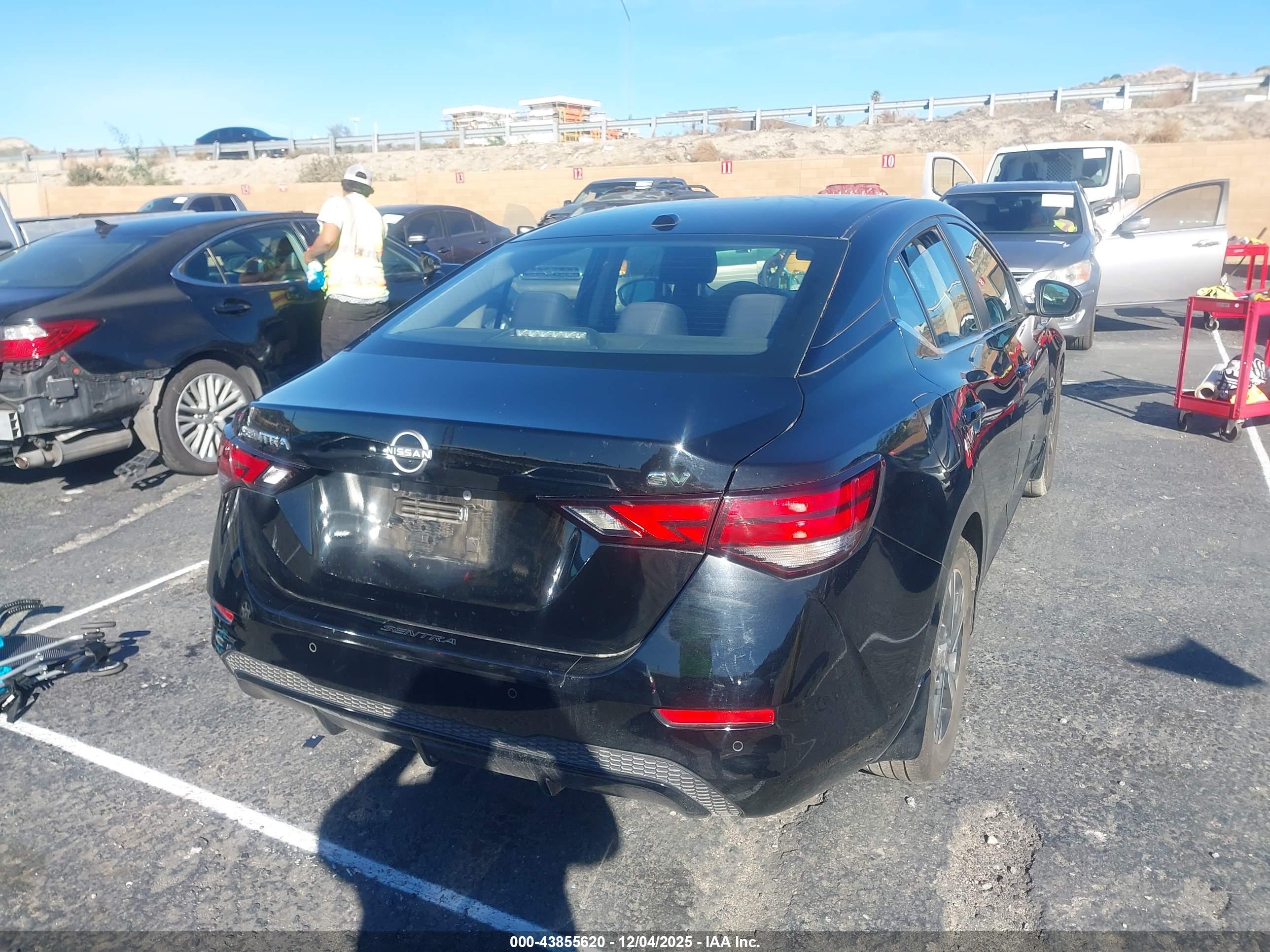 NISSAN SENTRA image 4