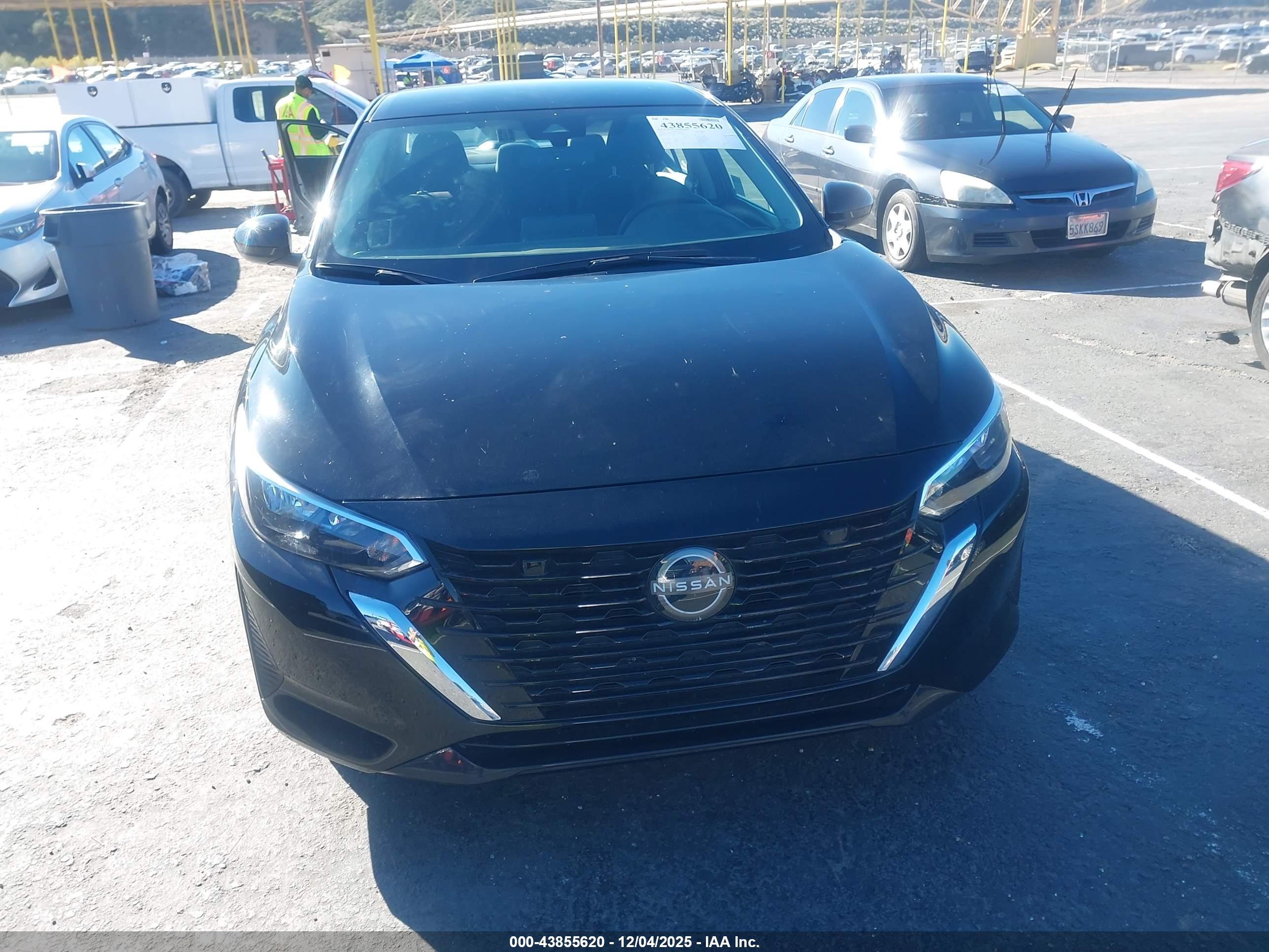NISSAN SENTRA image 6
