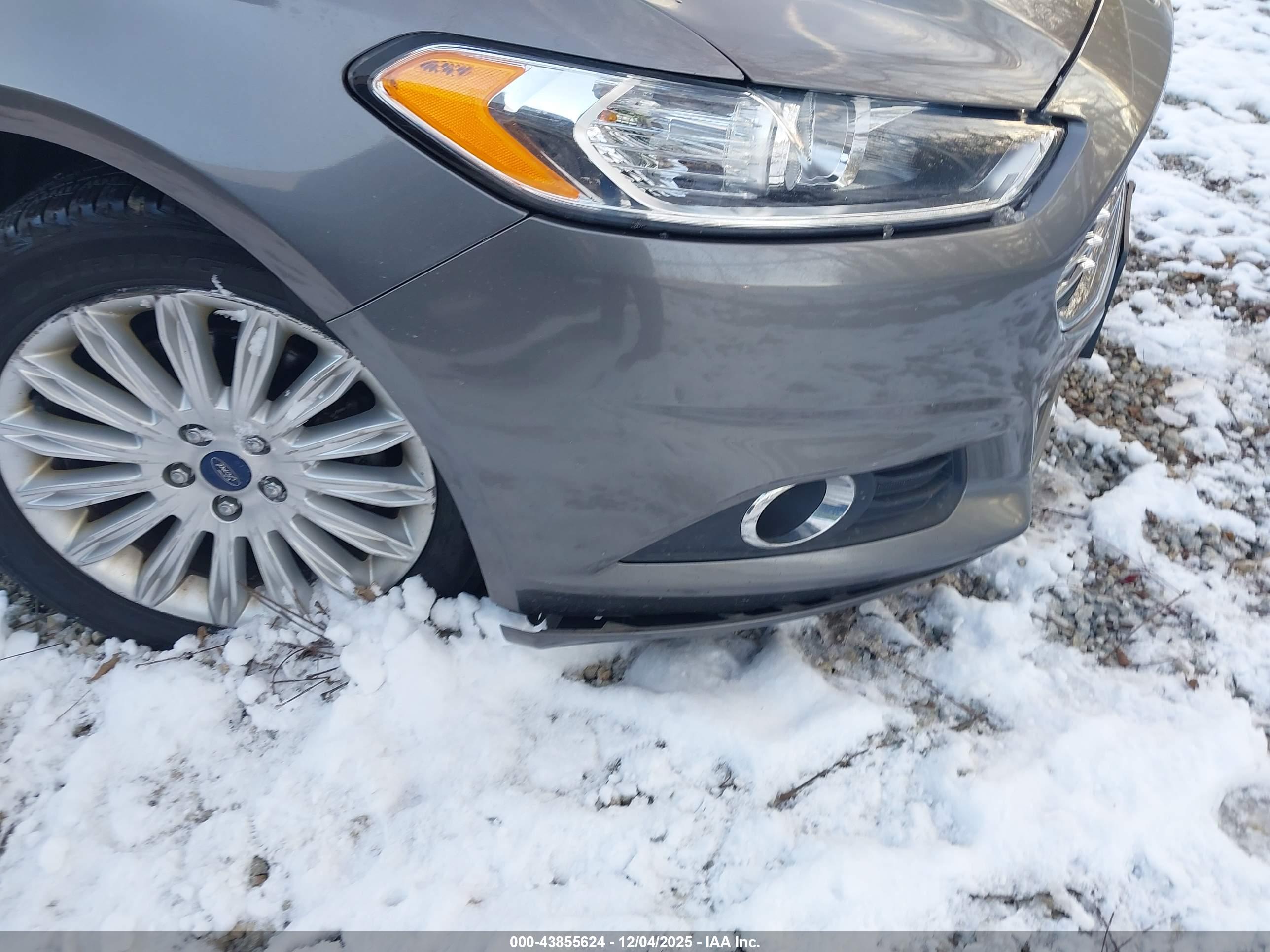 FORD FUSION image 6